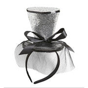 Op deze afbeelding zie je een Accessoires, van het merk Widmann. Zilveren Glitter Mini Hoge Hoed Met Sluier