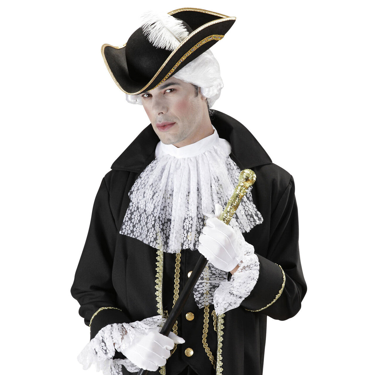 Op deze afbeelding zie je een Accessoires, van het merk Widmann. Traditionele Steek Hoed Met Veren