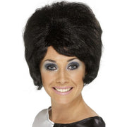 Op deze afbeelding zie je een Accessoires, van het merk Smiffy's. 60s Beehive Zwarte Pruik