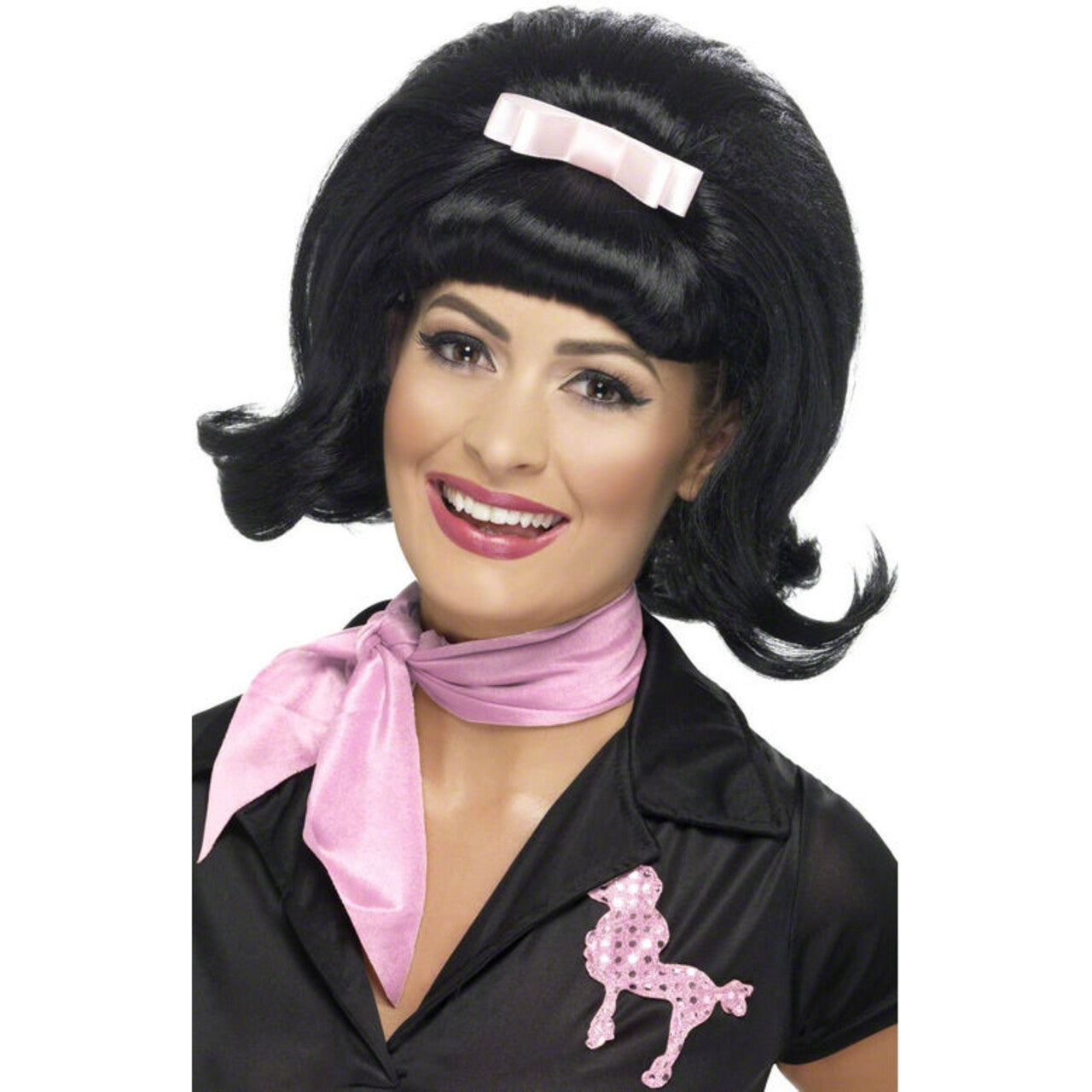 Op deze afbeelding zie je een Accessoires, van het merk Smiffy's. Zwarte 50s Pruik