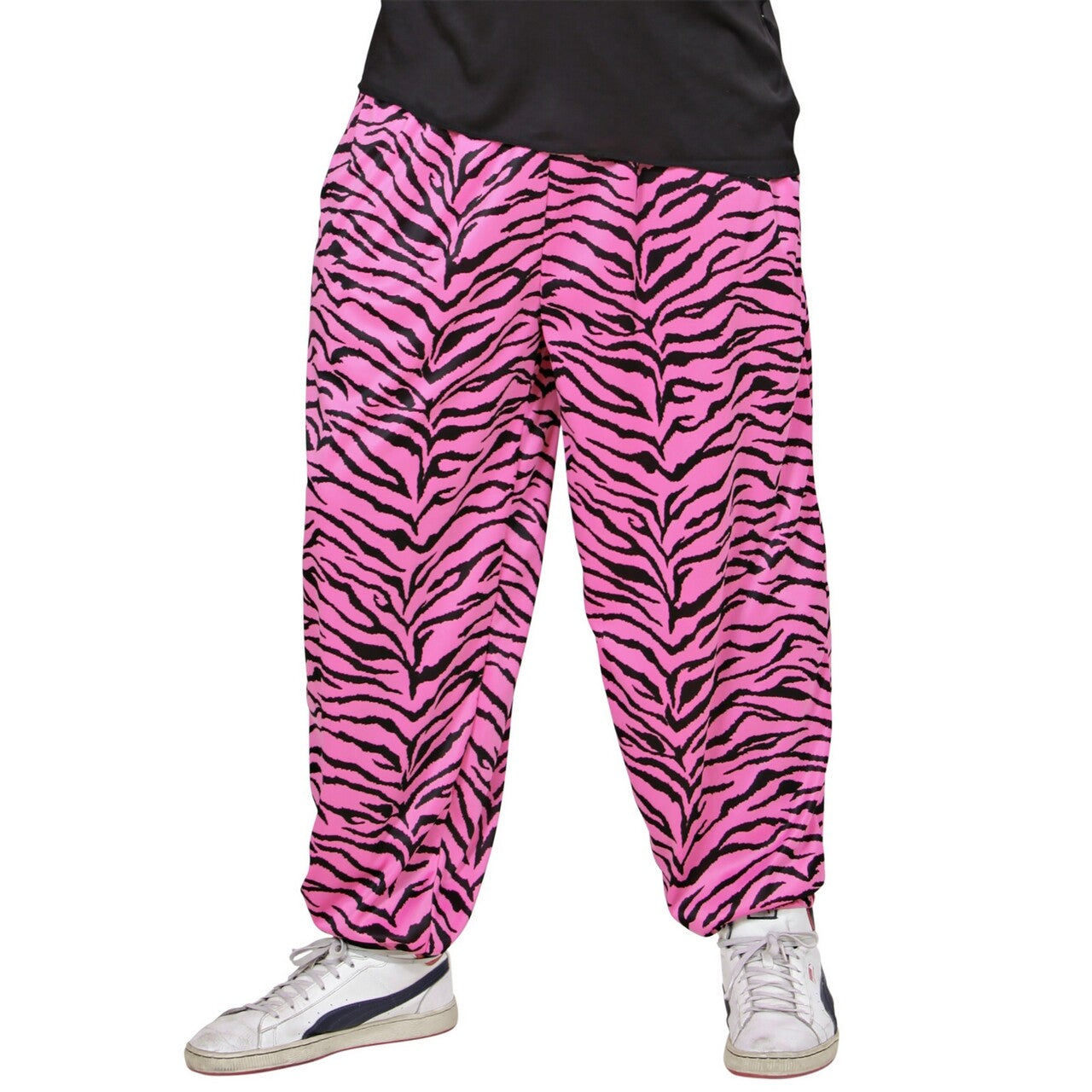 Op deze afbeelding zie je een Kostuums, van het merk Widmann. Baggy Broek 80s Zebra Roze Man