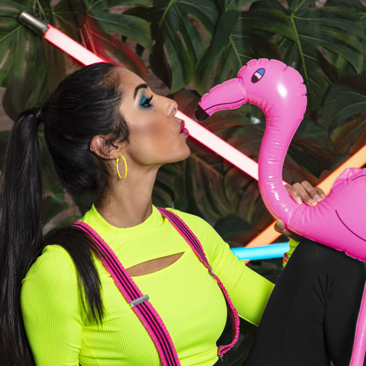 Op deze afbeelding zie je een Accessoires, van het merk Boland. Bretels Neon Roze