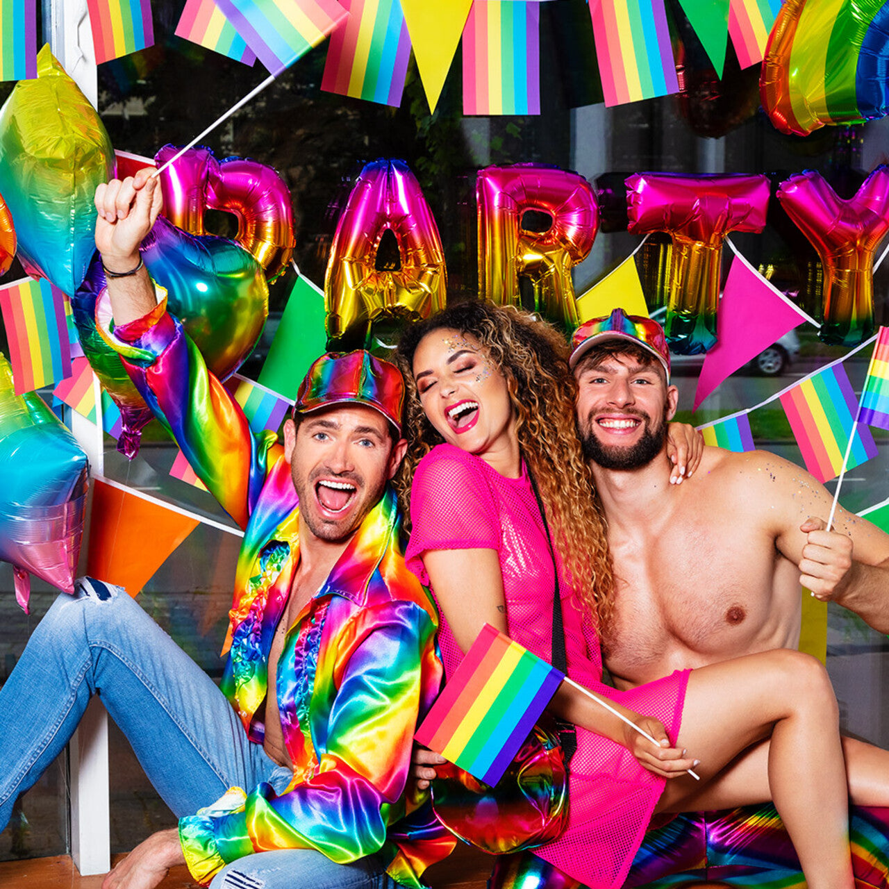 Op deze afbeelding zie je een Kostuums, van het merk Boland. Rouchen Blouse Rainbow Flex Man
