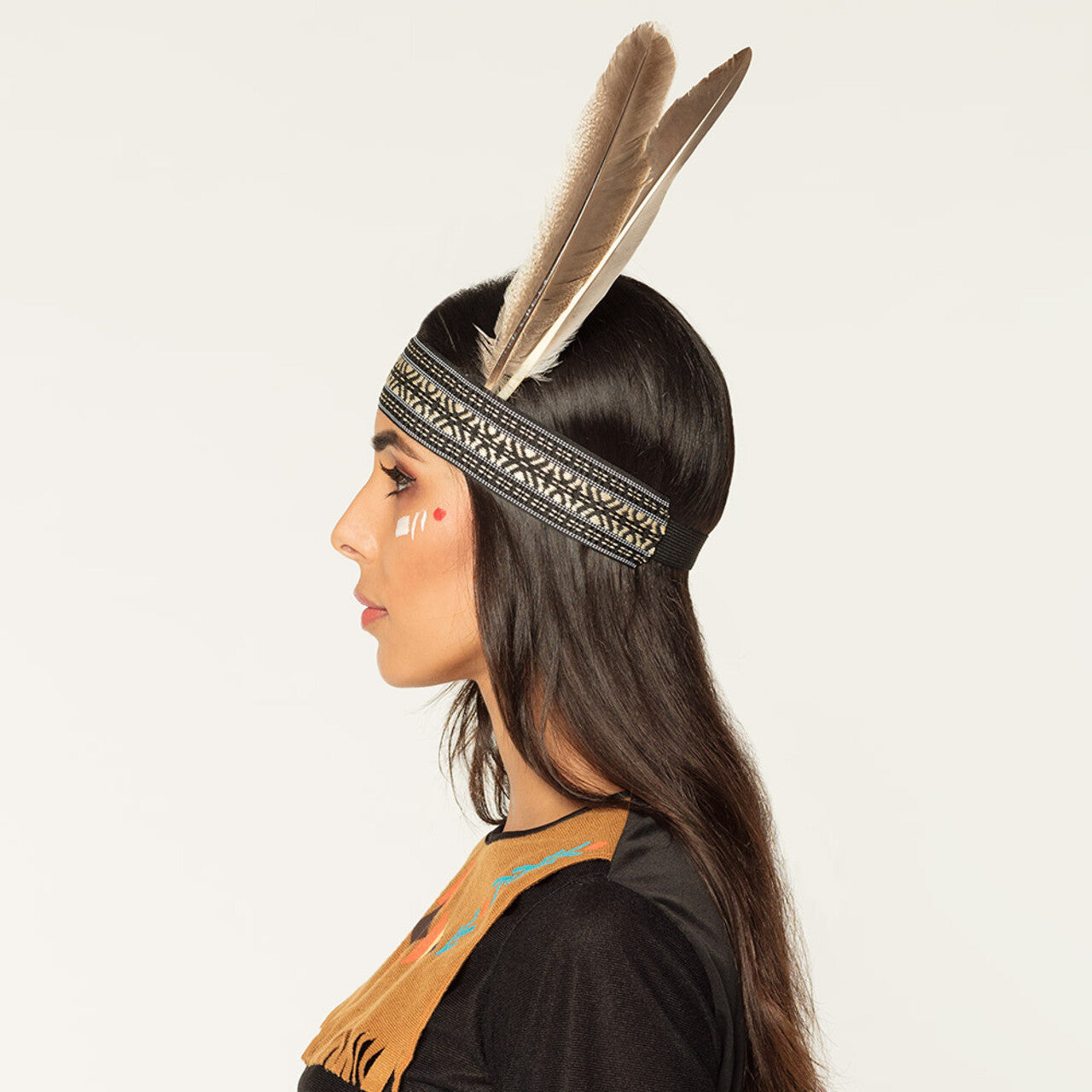 Op deze afbeelding zie je een Decoratie, van het merk Boland. Indianen Hoofdband Wijze Zwaluw