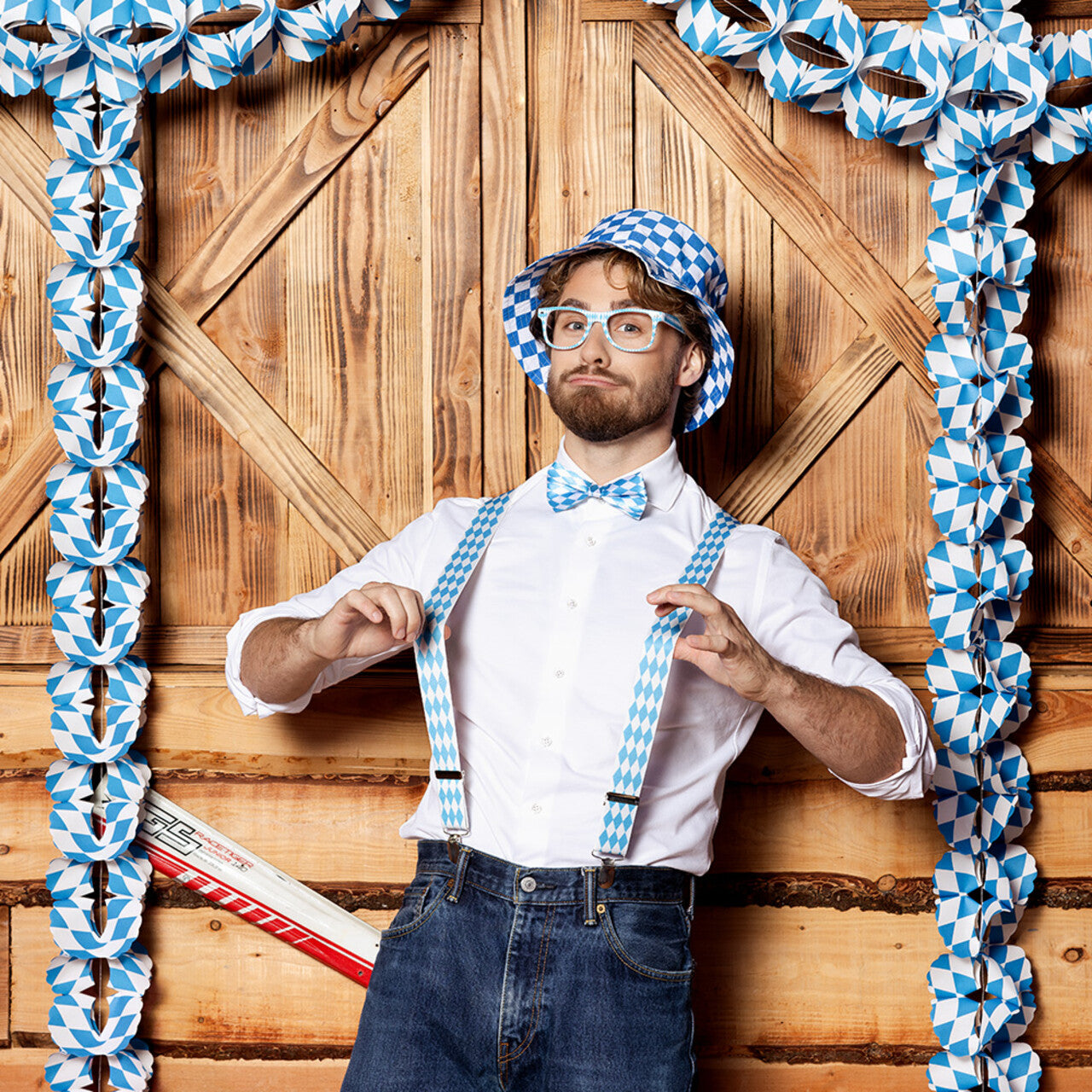 Op deze afbeelding zie je een Accessoires, van het merk Boland. Accessoire Set Beieren Blauw Wit