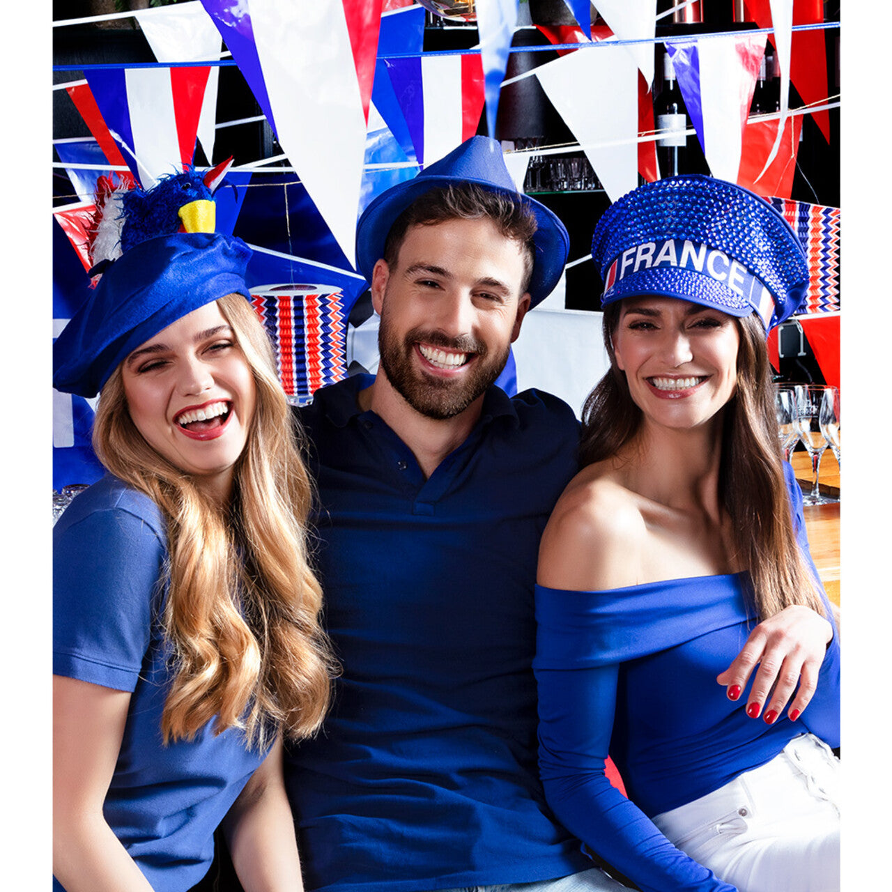 Op deze afbeelding zie je een Decoratie, van het merk Boland. Pe Vlaggenlijn Frankrijk Blauw Wit Rood