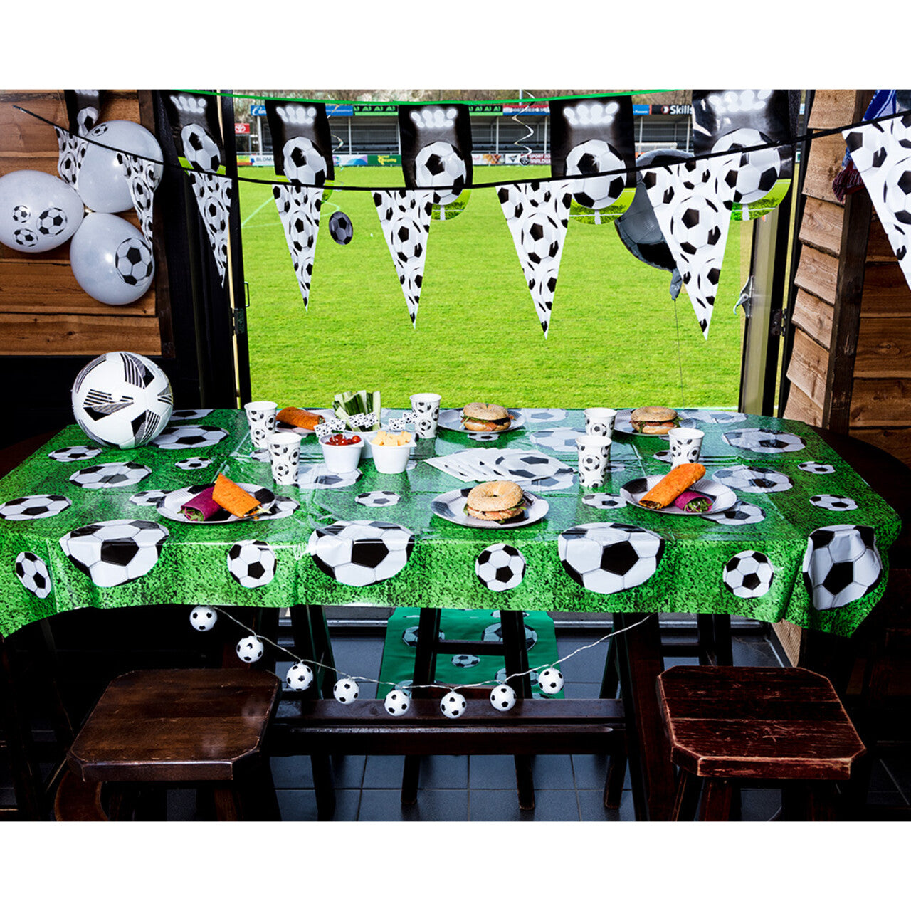 Op deze afbeelding zie je een Decoratie, van het merk Boland. Vlaggenlijn Voetbal Matchday