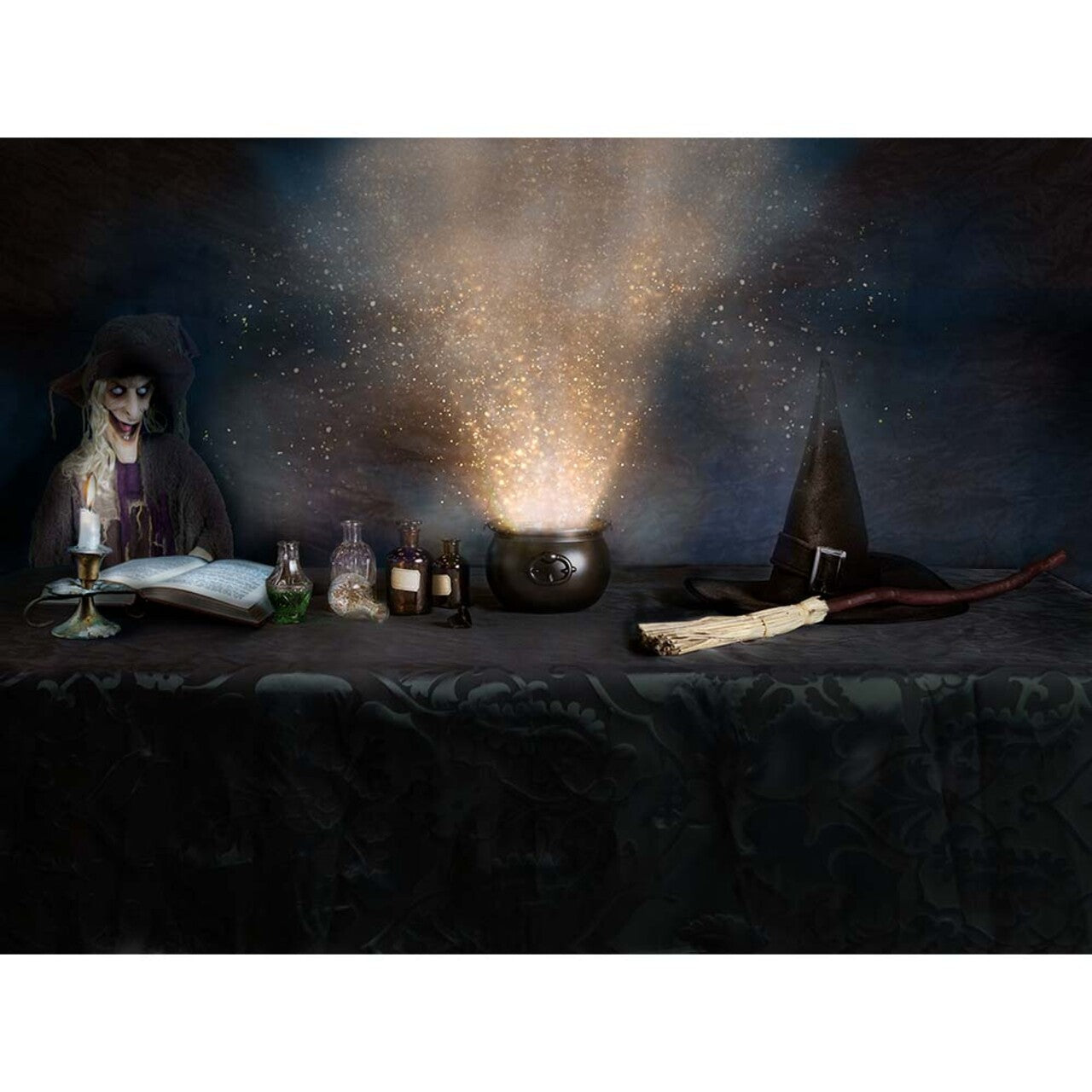 Op deze afbeelding zie je een Decoratie, van het merk Boland. Heksenketel Black Magic Soep