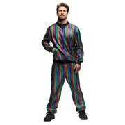 Op deze afbeelding zie je een Kostuums, van het merk Boland. Trainingspak Regenboog Dude Man Kostuum