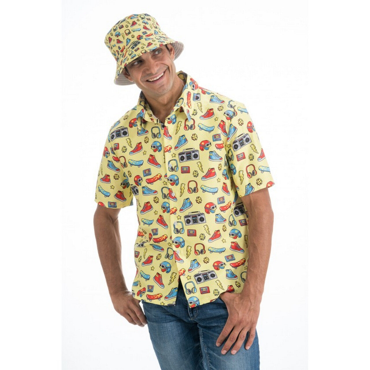 Op deze afbeelding zie je een Accessoires, van het merk Chaks. Jaren 90 Bucket Hat Geelcool