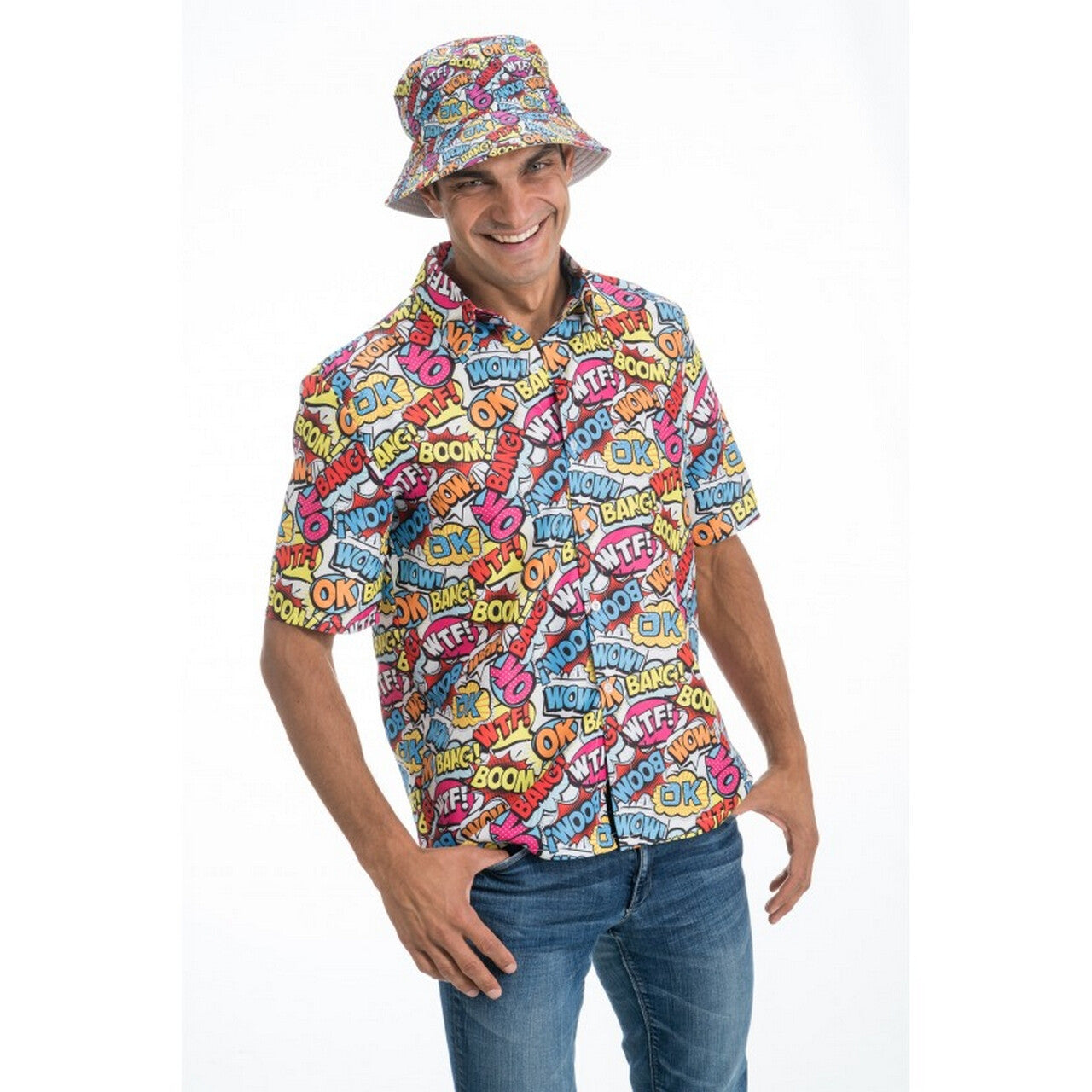 Op deze afbeelding zie je een Kostuums, van het merk Chaks. 90s Boem Pow Bang Wtf Overhemd Man