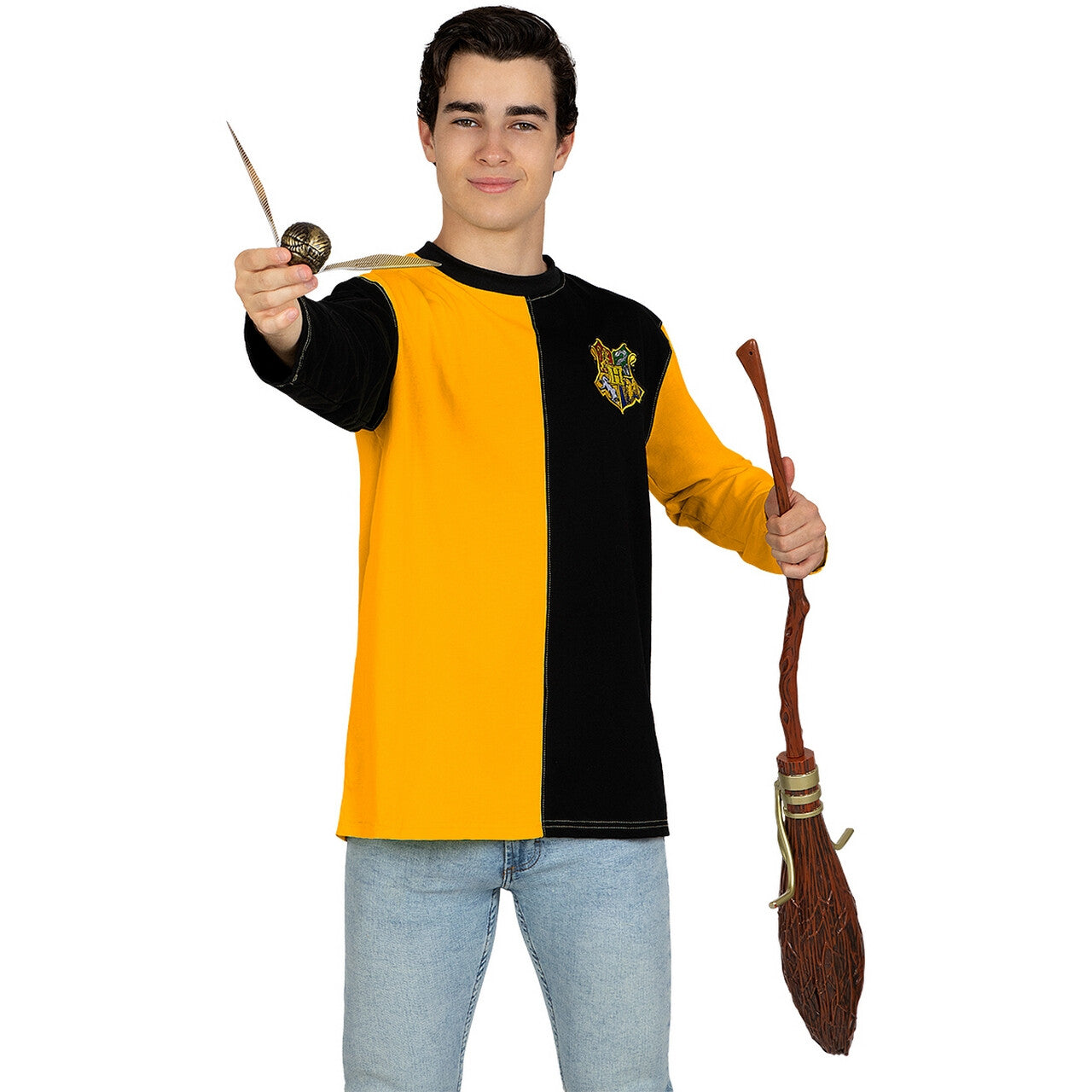 Op deze afbeelding zie je een Kostuums, van het merk Funidelia. Carlo Kannewasser Triwizard Tournament Shirt Man