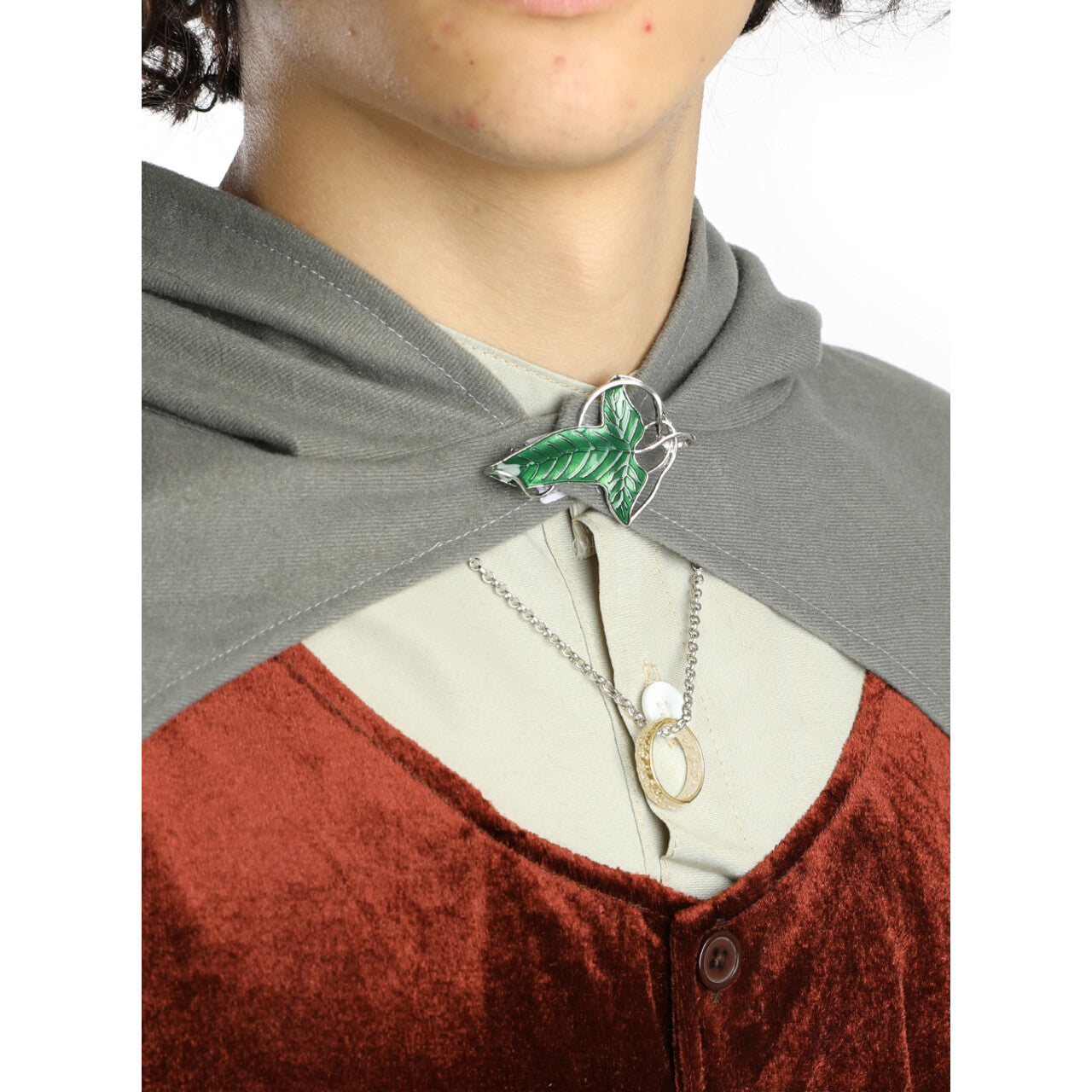 Op deze afbeelding zie je een Accessoires, van het merk Funidelia. Lorien Leaf Broche The Lord Of The Rings