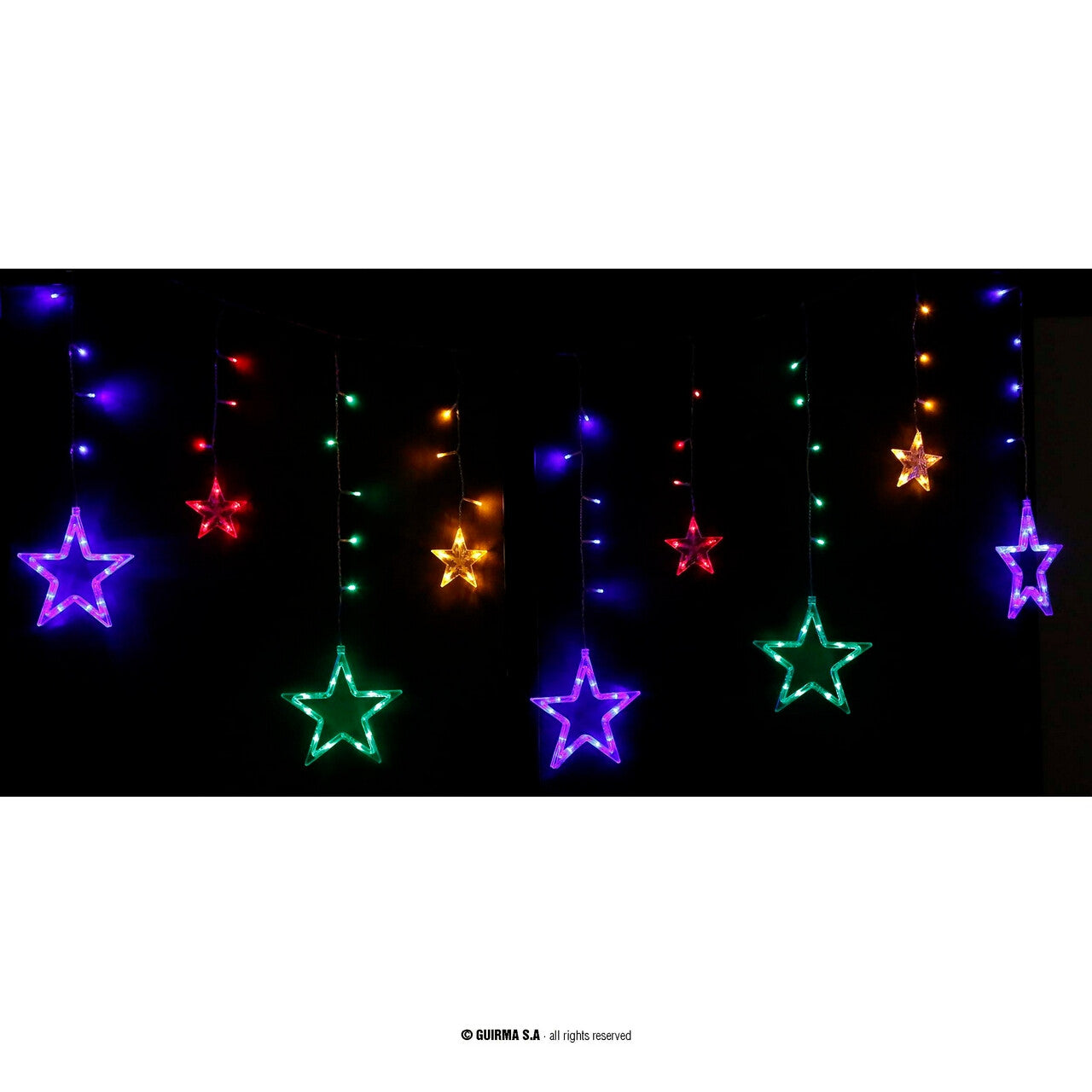 Op deze afbeelding zie je een Decoratie, van het merk Guirma. Vrolijk Lichtfestijn Gordijn 12 Sterren 138 Led Multicolor