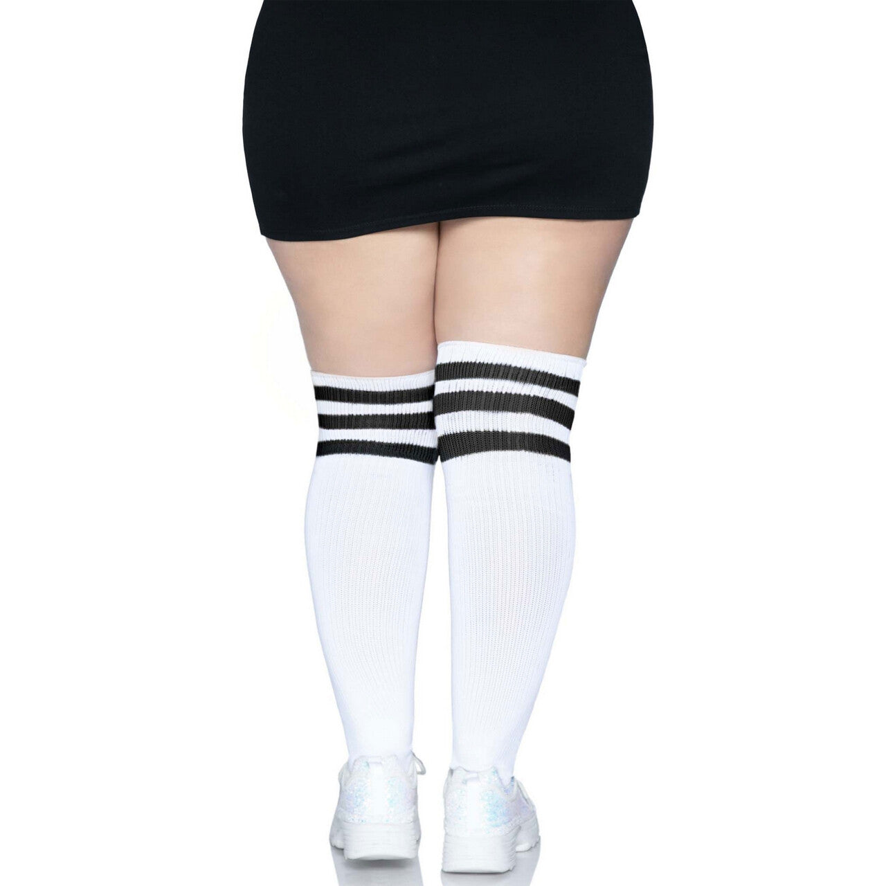 Op deze afbeelding zie je een Accessoires, van het merk Leg Avenue. Atletische Sport Sokken Zwarte Strepen Plus Size
