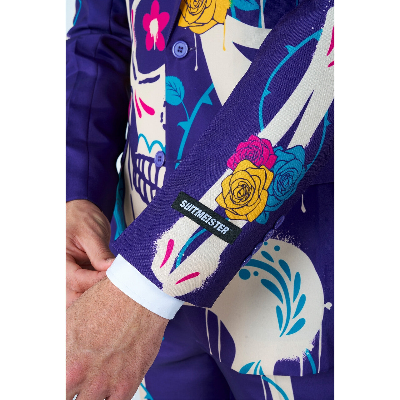 Op deze afbeelding zie je een Kostuums, van het merk Suitmeister. Sugar Skull Colourplay Man Kostuum
