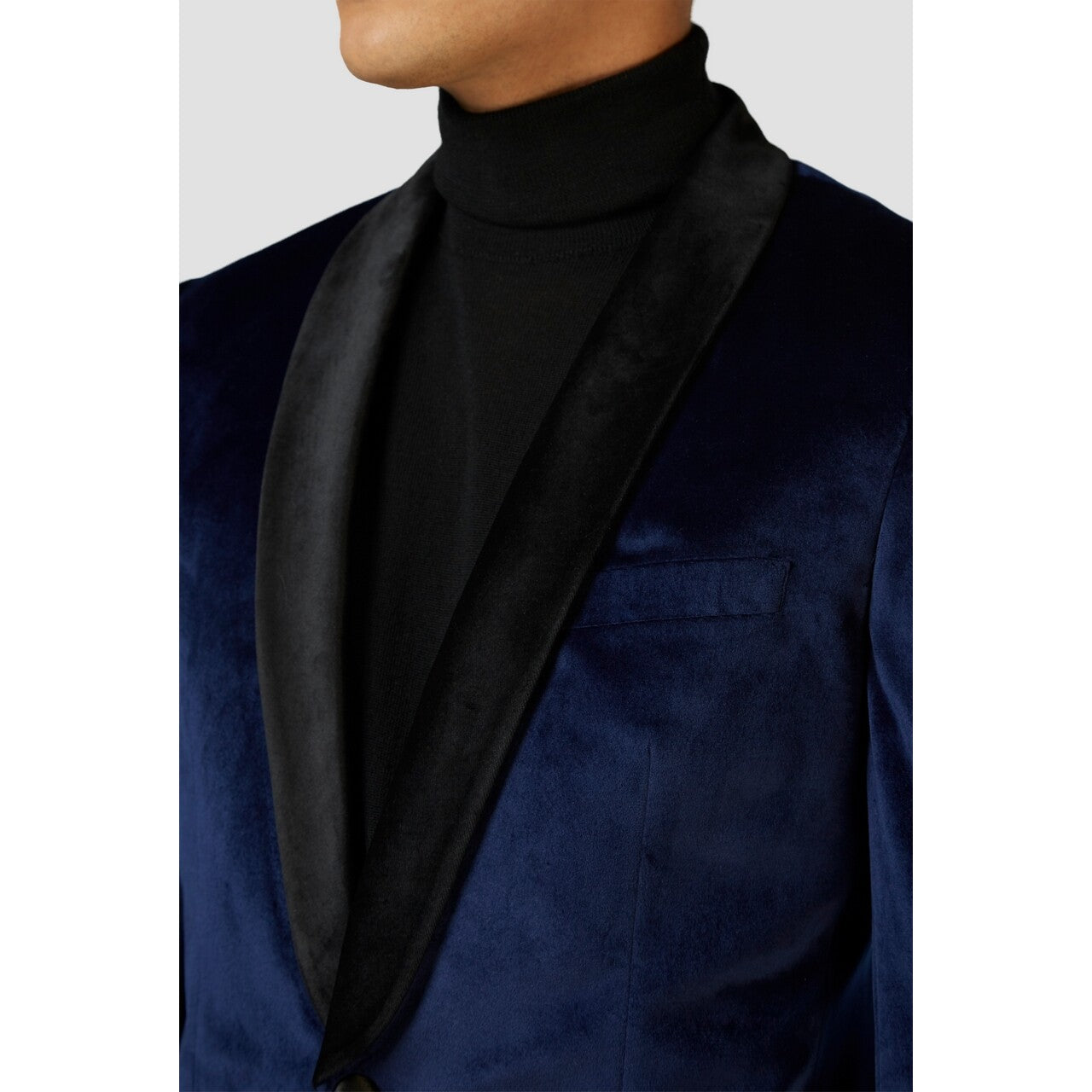 Op deze afbeelding zie je een Kostuums, van het merk Opposuits. Luxe Statige Gala Jas Diepblauw Man