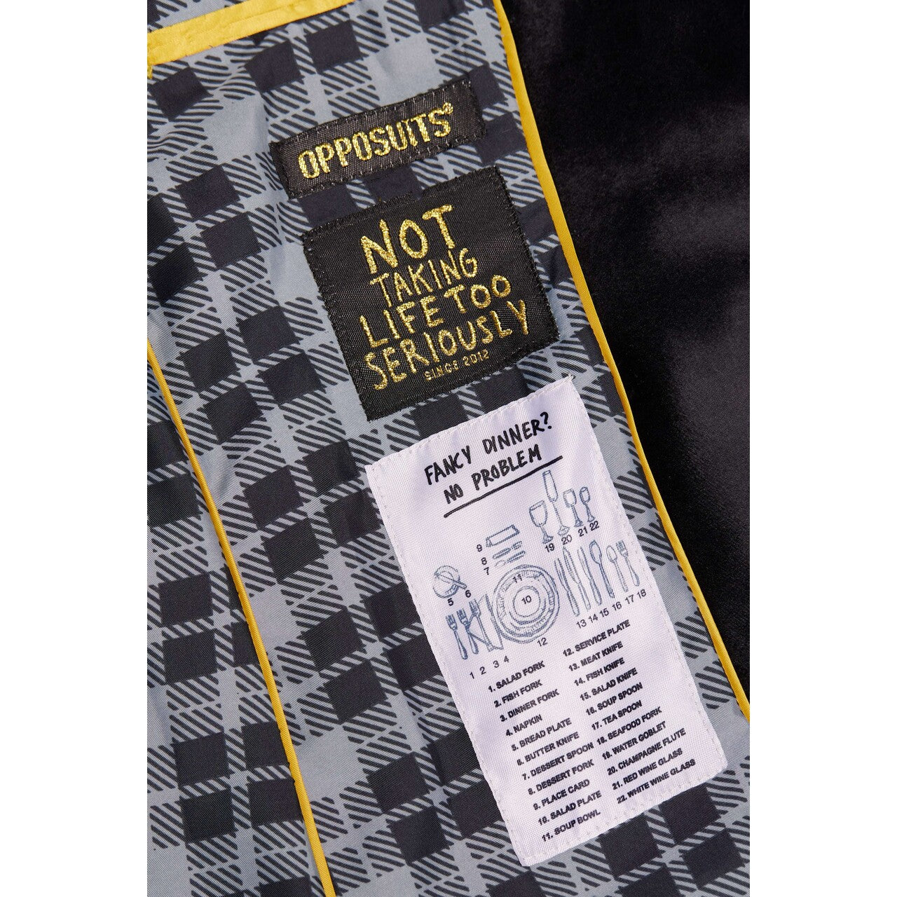 Op deze afbeelding zie je een Kostuums, van het merk Opposuits. Womens Dinner Jacket - Black Vrouw