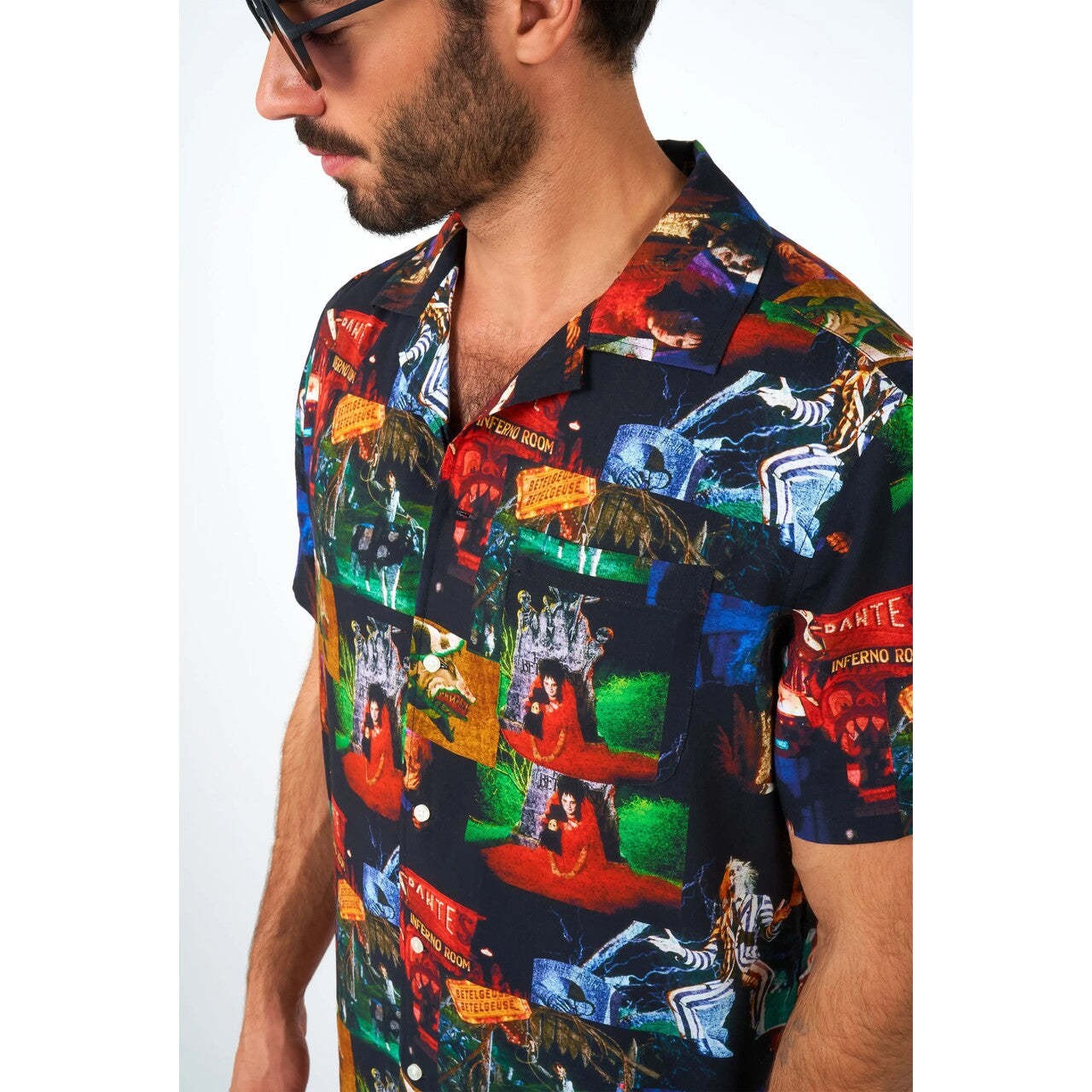 Op deze afbeelding zie je een Kostuums, van het merk Opposuits. 90s Beetlejuice Blouse Man