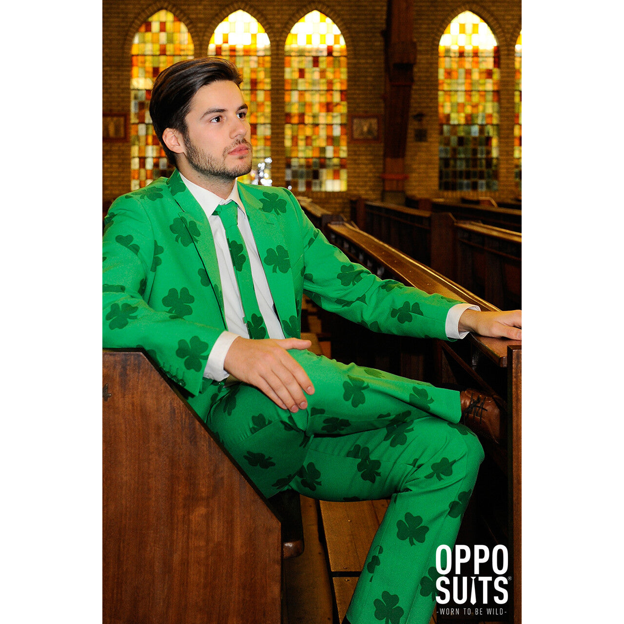 Op deze afbeelding zie je een Kostuums, van het merk Opposuits. Patrick Iers Shamrock Opposuit Kostuum Man