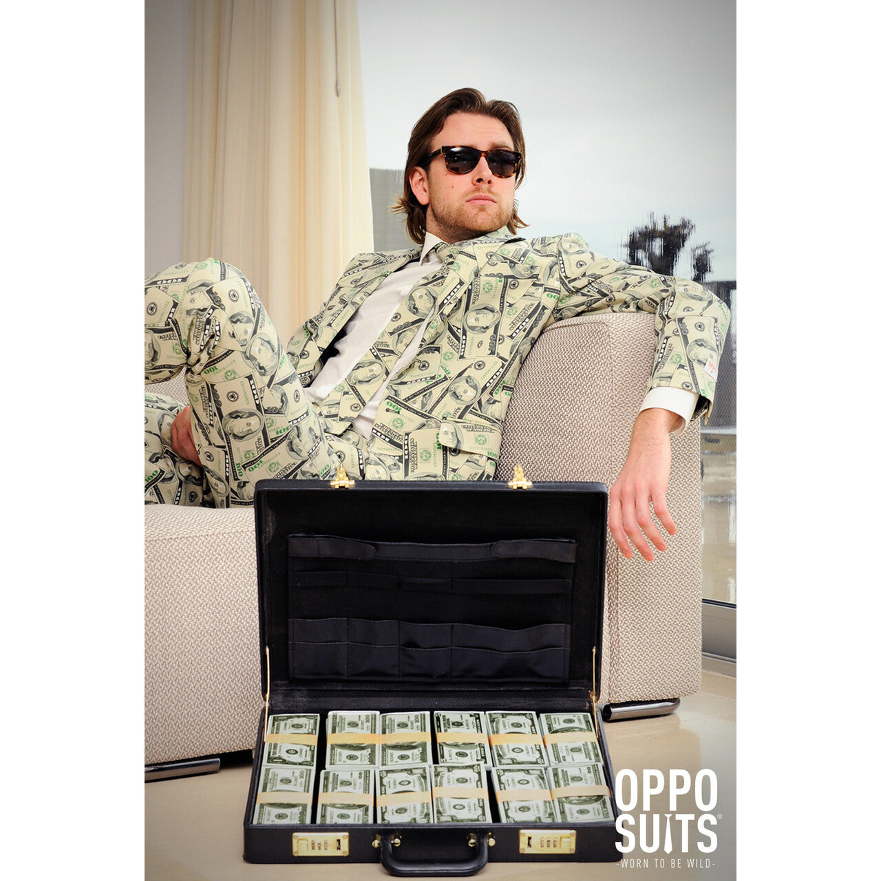 Op deze afbeelding zie je een Kostuums, van het merk Opposuits. Cashanova Big Money Pimp Opposuit Kostuum Man