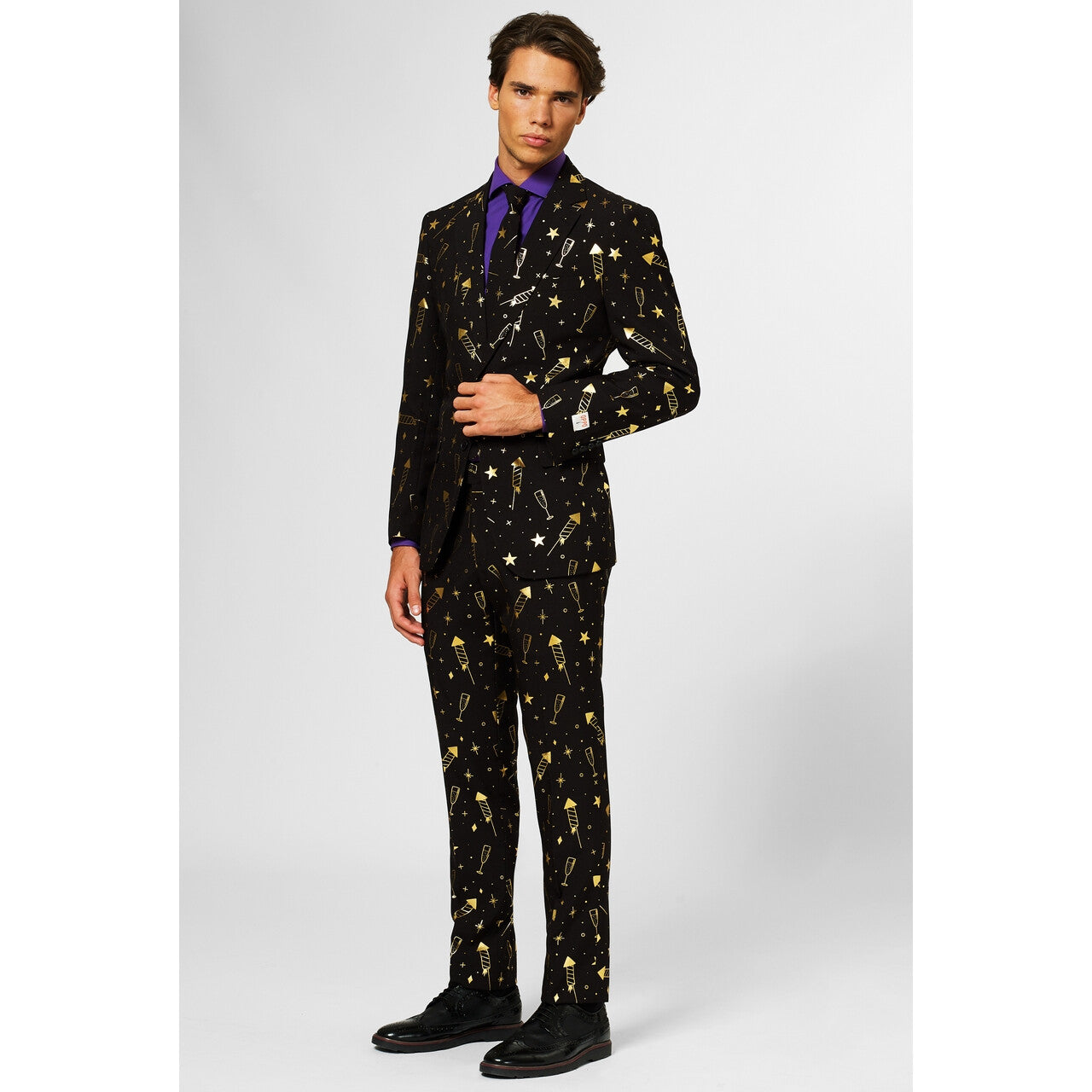 Op deze afbeelding zie je een Kostuums, van het merk Opposuits. Zwart Fancy Fireworks Oud En Nieuw Vuurwerk Kostuum Man