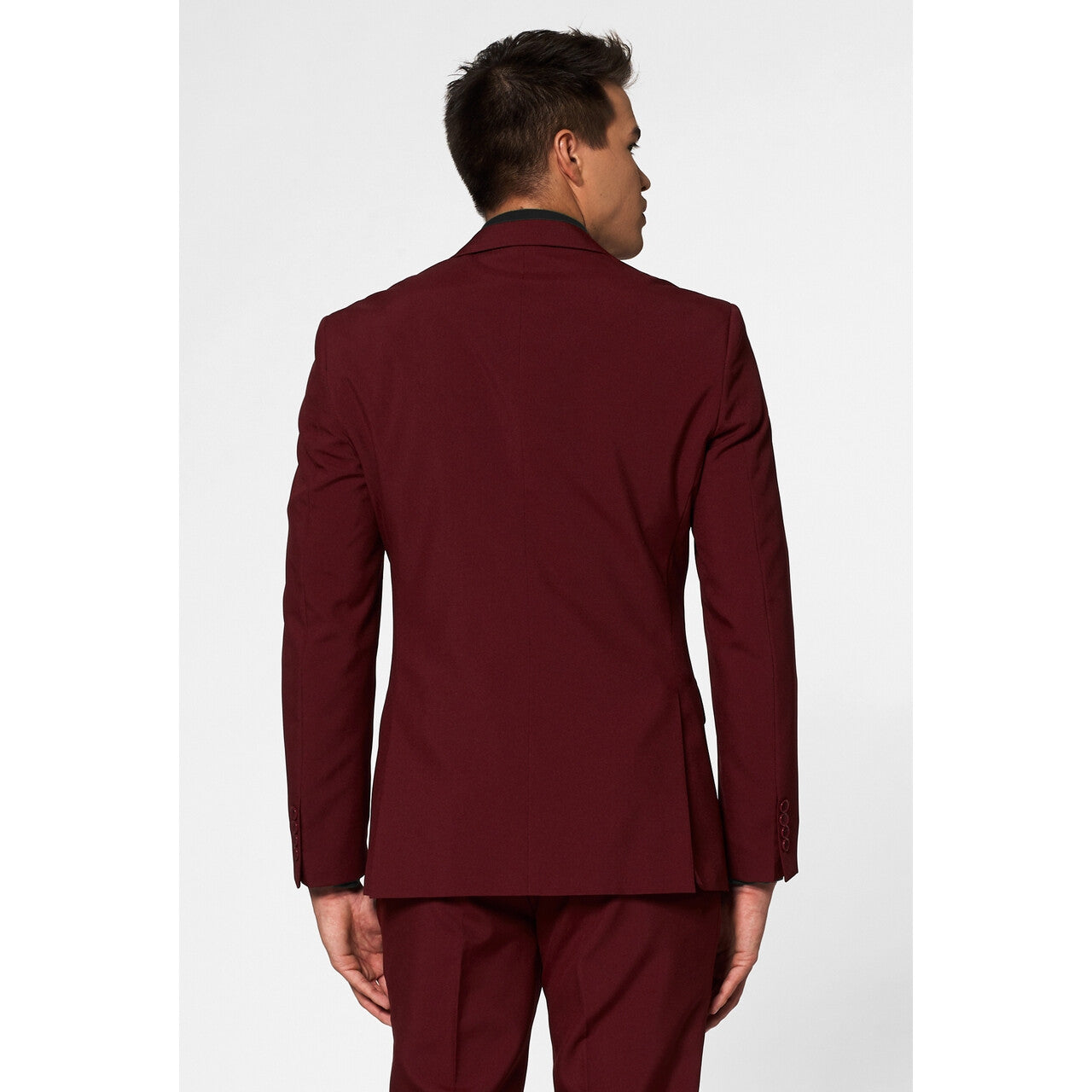 Op deze afbeelding zie je een Kostuums, van het merk Opposuits. Helemaal Wijnrood Blazing Burgundy Man Kostuum