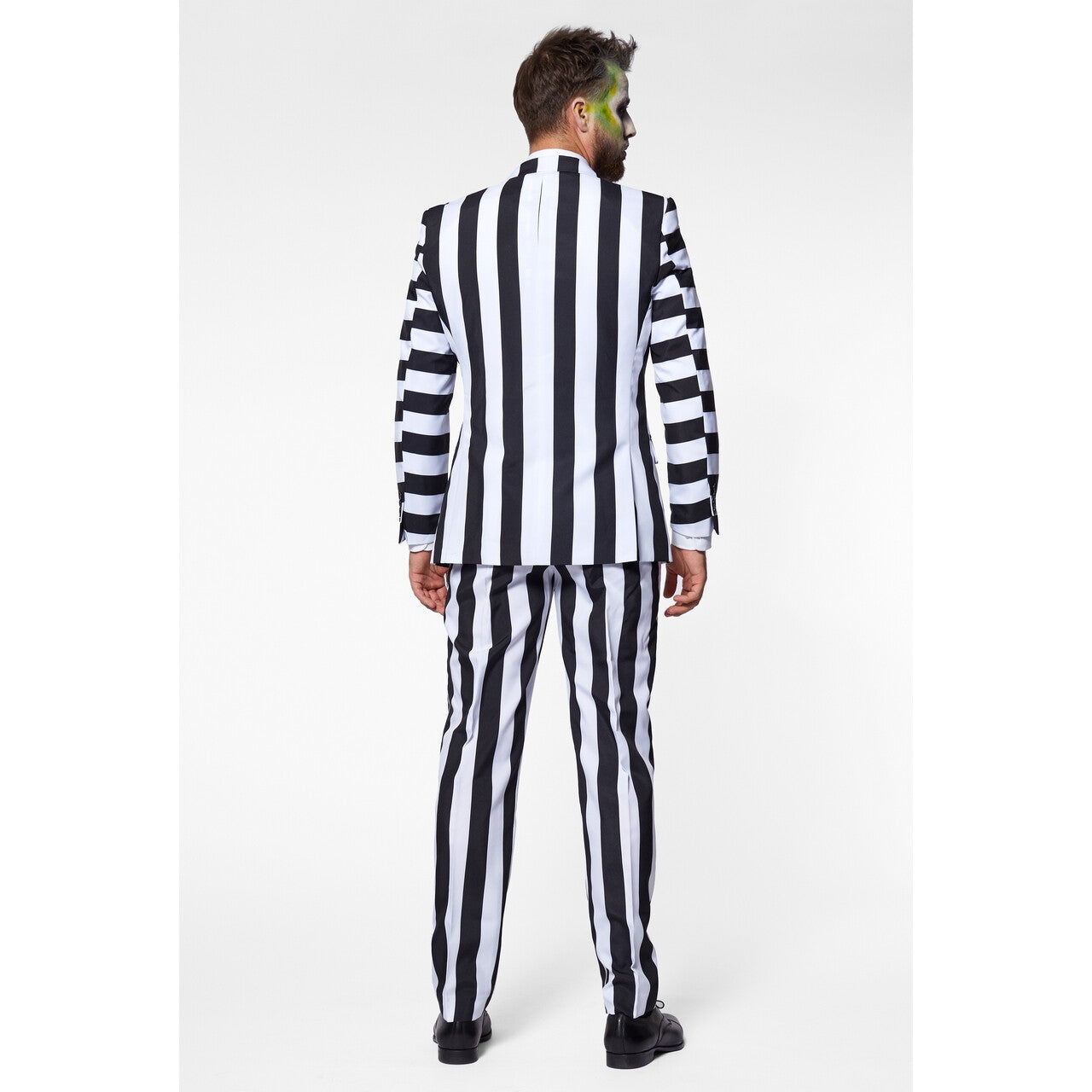 Op deze afbeelding zie je een Kostuums, van het merk Opposuits. Zwart Wit Gestreepte Beetlejuice Art Opposuit Man Kostuum