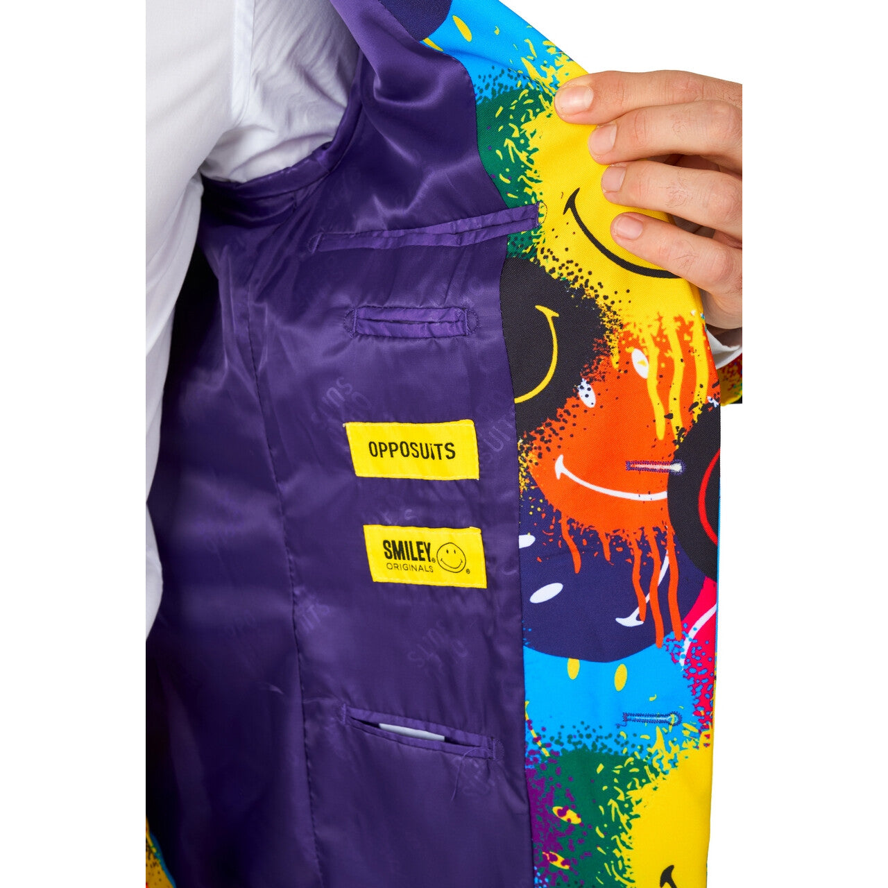 Op deze afbeelding zie je een Kostuums, van het merk Opposuits. Fallen In Smiley Paint Man Kostuum