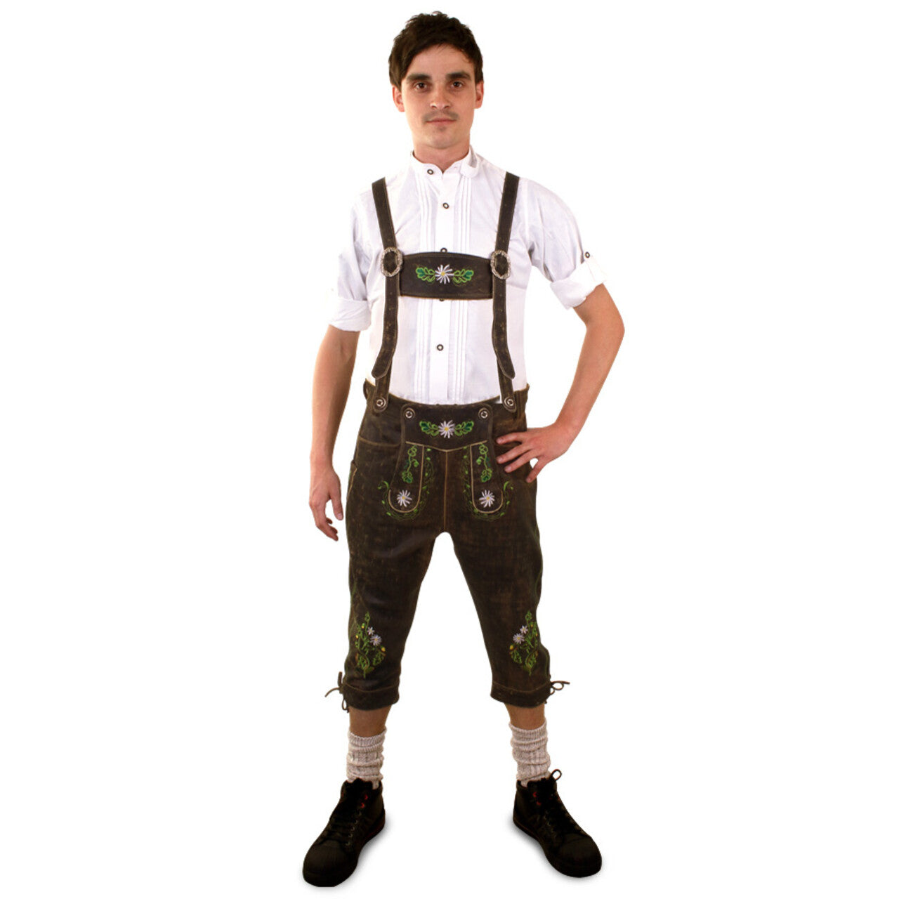 Op deze afbeelding zie je een Kostuums, van het merk PartyXplosion. Lederhose Bruin Deluxe Driekwart Met Groene Borduursels Man