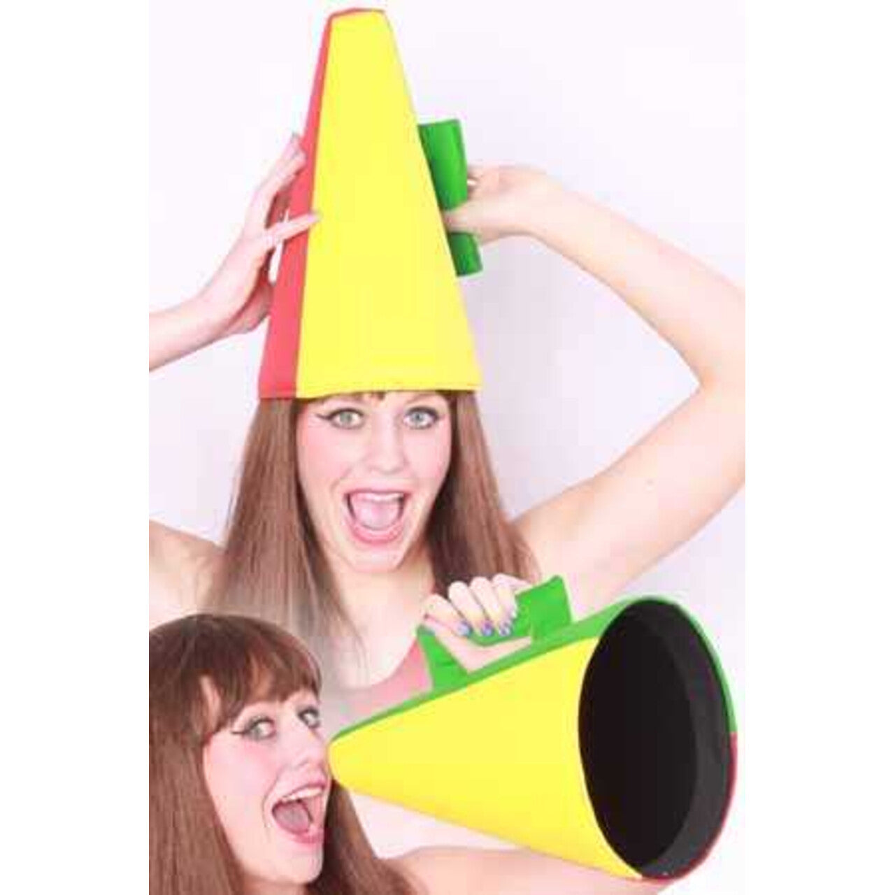 Op deze afbeelding zie je een Accessoires, van het merk PartyXplosion. Supporters Hoed Toeter Rood Geel Groen