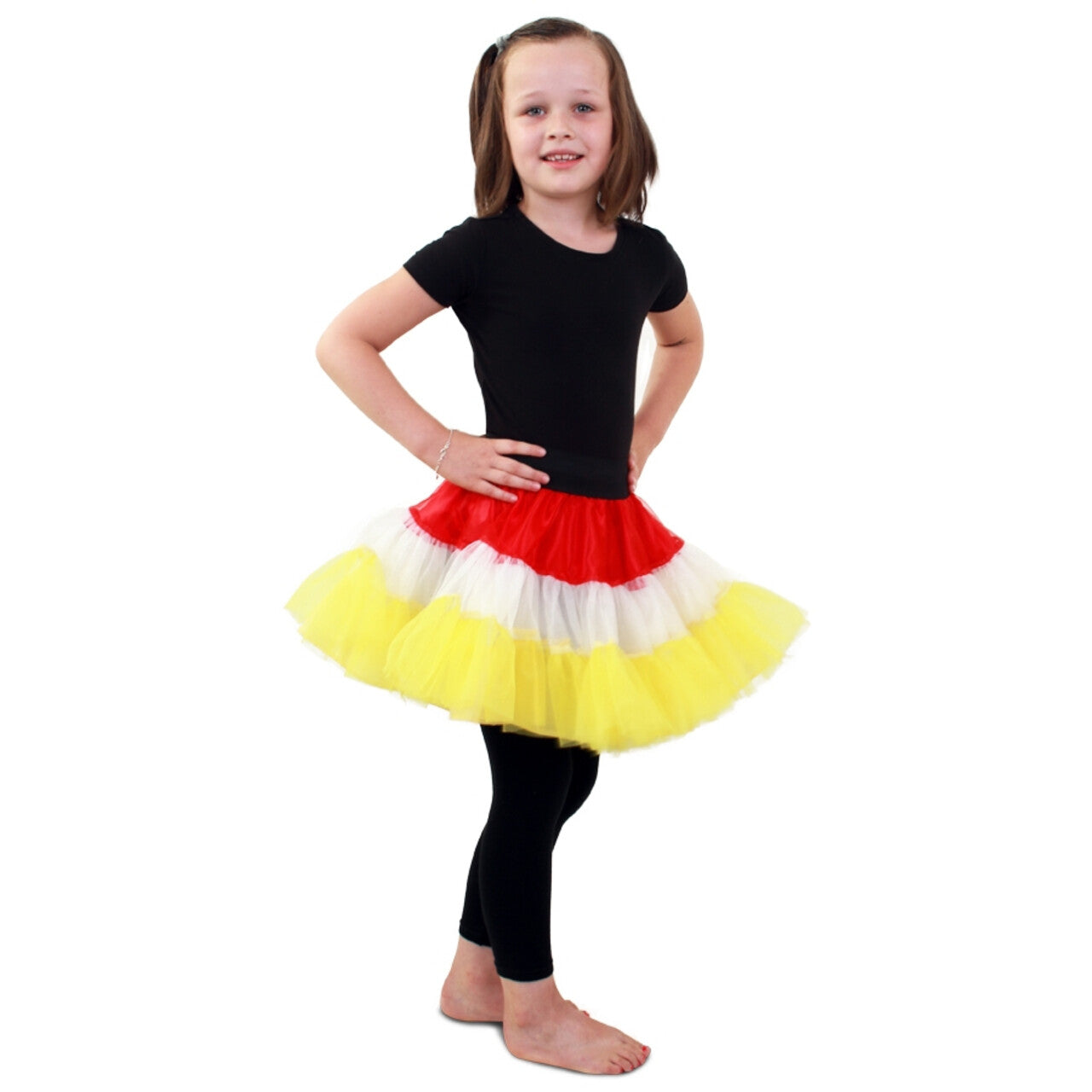 Op deze afbeelding zie je een Kostuums, van het merk PartyXplosion. Petticoat Oeteldonk Drie Lagen Meisje