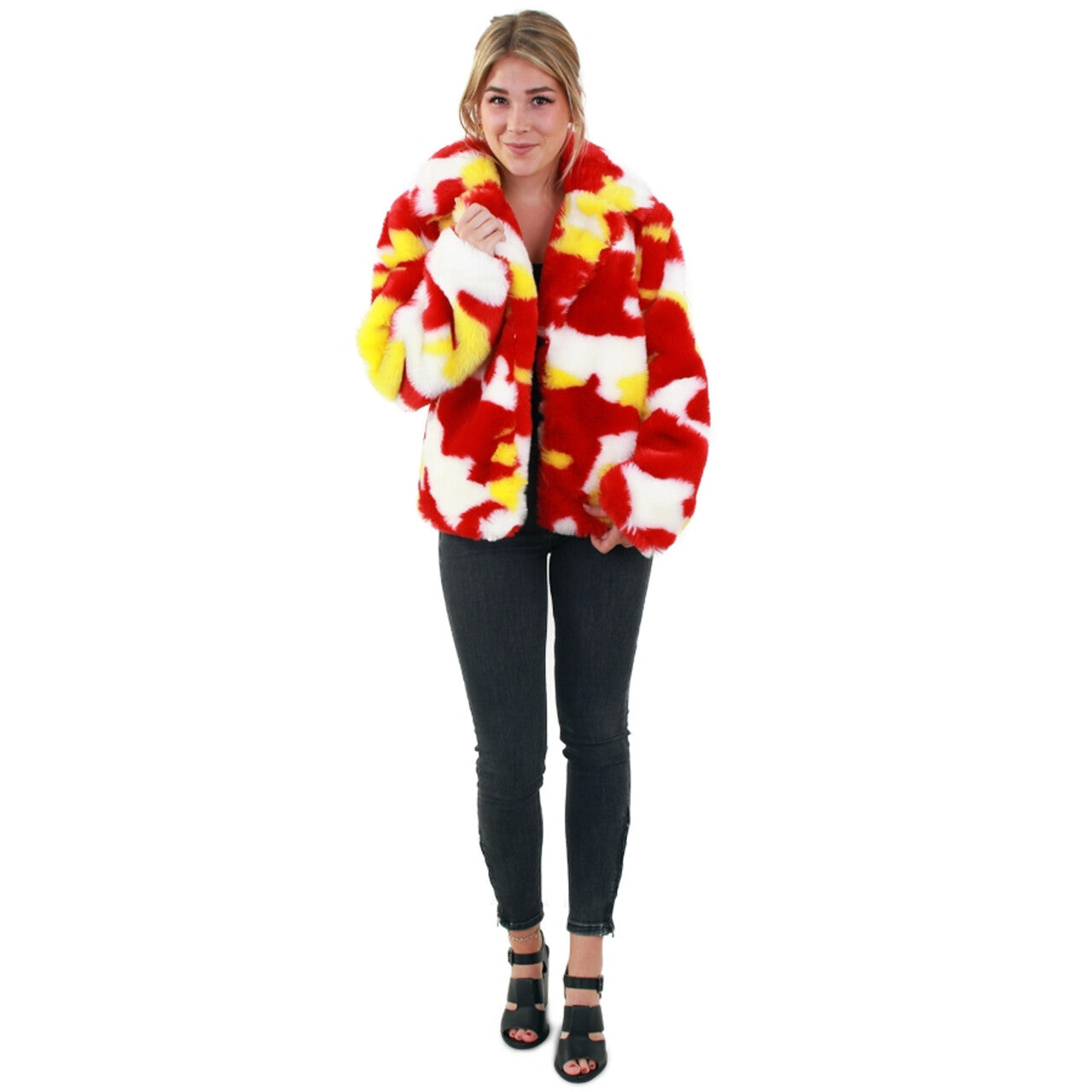 Op deze afbeelding zie je een Kostuums, van het merk PartyXplosion. Camouflage Bontjas Oeteldonk Vrouw