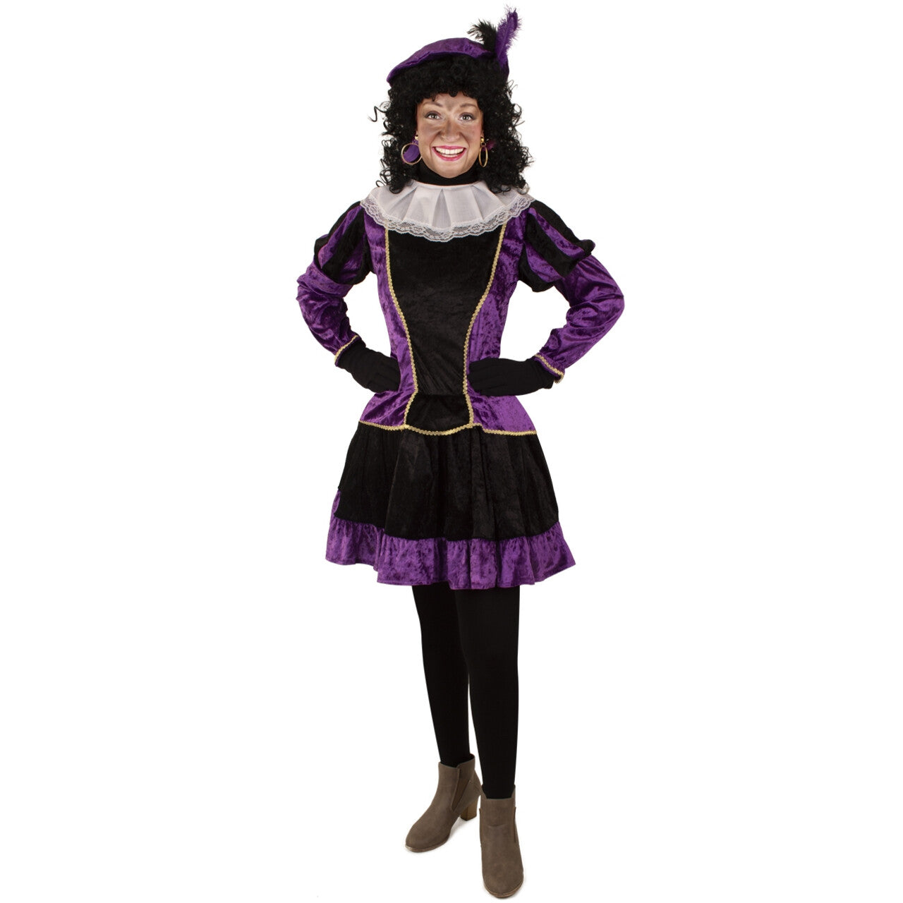 Op deze afbeelding zie je een Kostuums, van het merk PartyXplosion. Piet Jurkje Met Petticoat Paars Pietenjurk Vrouw