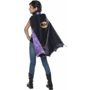 Op deze afbeelding zie je een Accessoires, van het merk Rubies. Zwart Paarse Batgirl Cape