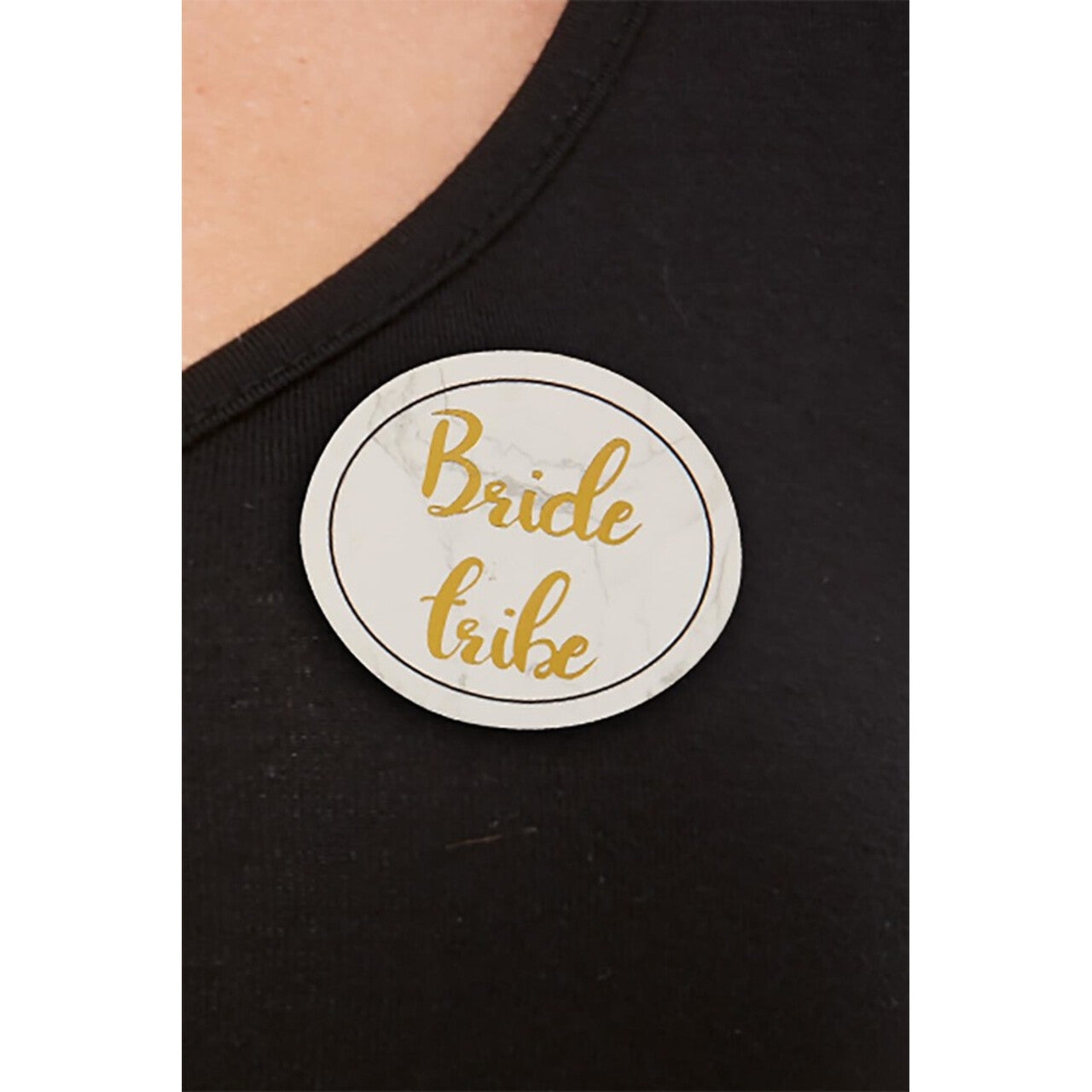 Op deze afbeelding zie je een Accessoires, van het merk Smiffy's. Vrijgezellenfeest Uitgelaten Meiden Bride To Be Broches 5 Stuks
