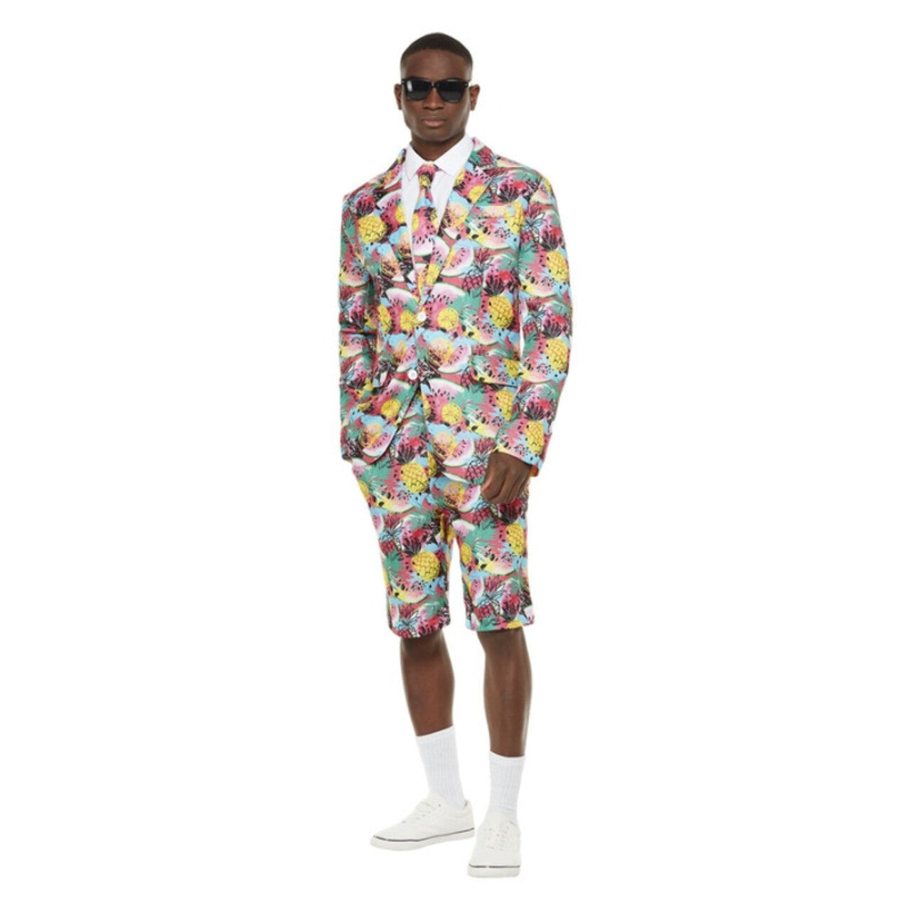 Op deze afbeelding zie je een Kostuums, van het merk Smiffy's. Fruitig Watermeloen Ananas Pak Met Shorts Man