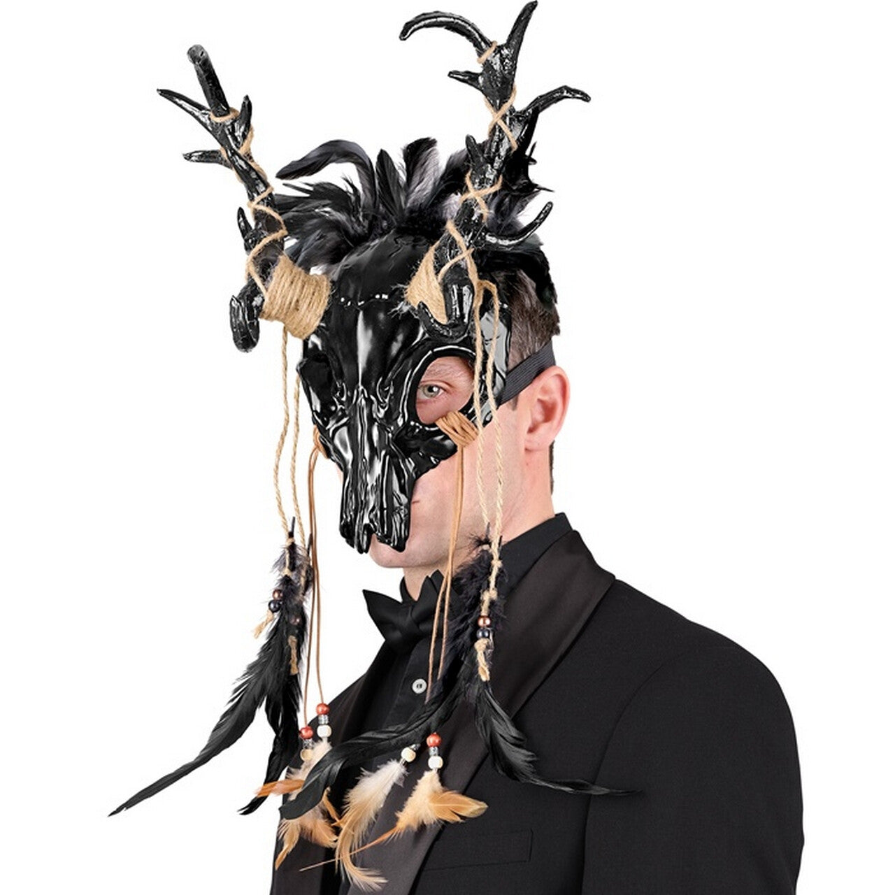 Op deze afbeelding zie je een Accessoires, van het merk Widmann. Masker Voodoo Priester Stier Met Veren