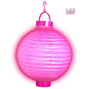 Op deze afbeelding zie je een Decoratie, van het merk Widmann. Feestelijke Lampion Met Licht 30 Centimeter Roze