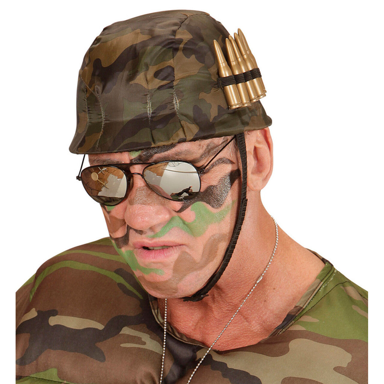 Op deze afbeelding zie je een Accessoires, van het merk Widmann. 2e Wereldoorlog Soldatenhelm Met Kogels