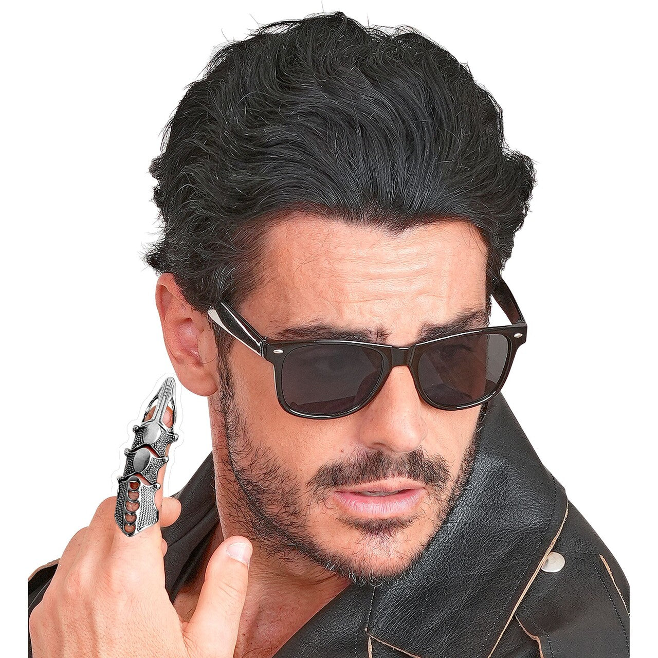 Op deze afbeelding zie je een Accessoires, van het merk Widmann. Vinger Ring Bad Karma