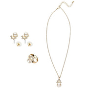 Op deze afbeelding zie je een Accessoires, van het merk Widmann. Prinses Ketting, Oorbellen, Ring Goud Strass