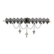 Op deze afbeelding zie je een Accessoires, van het merk Widmann. Choker Met Kruizen En Zwarte Edelstenen Duistere Religie