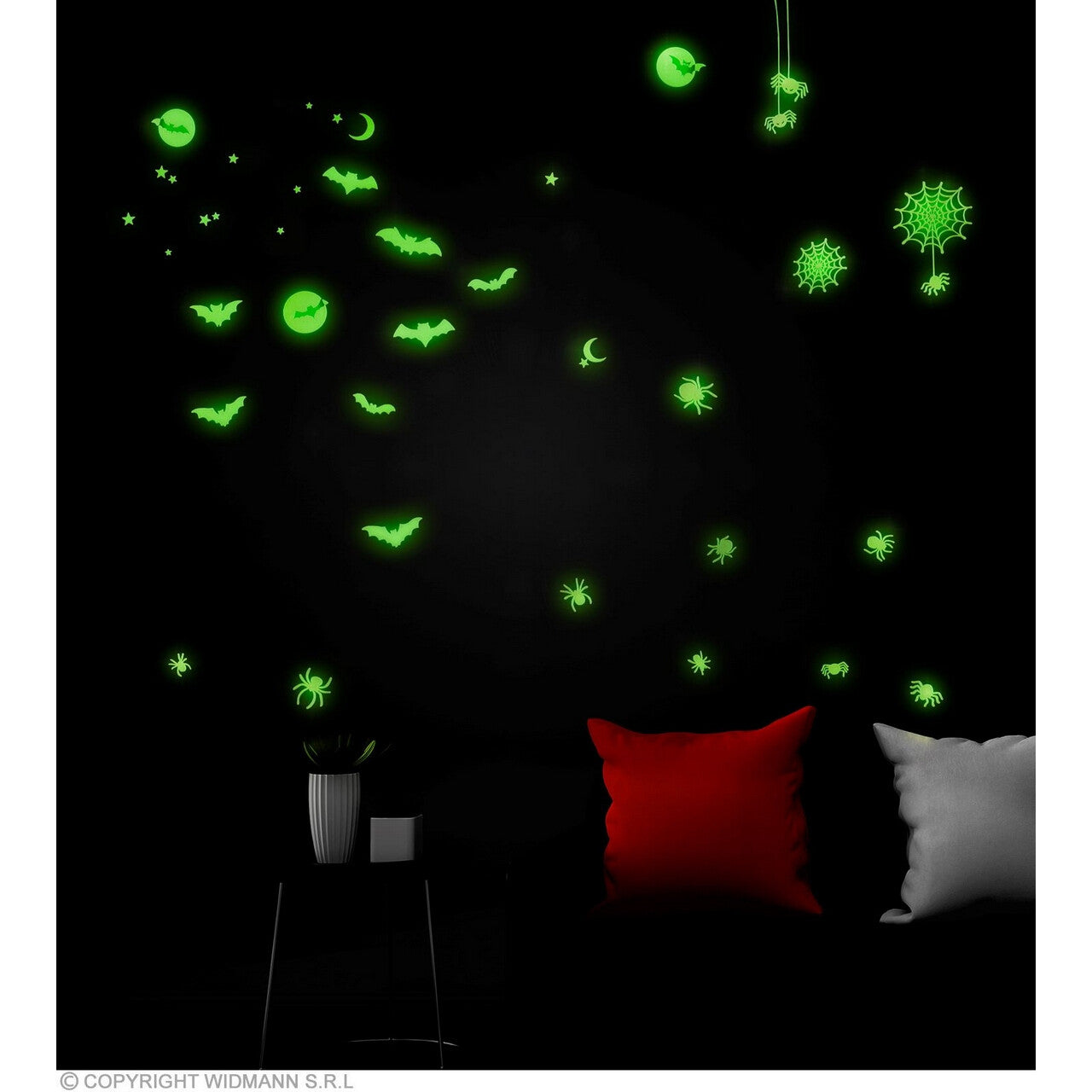 Op deze afbeelding zie je een Decoratie, van het merk Widmann. Glow In The Dark Halloween Spinnen En Vleermuizen Stickers