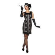 Op deze afbeelding zie je een Kostuums, van het merk Wilbers. Great Gatsby Charleston Vrouw Kostuum