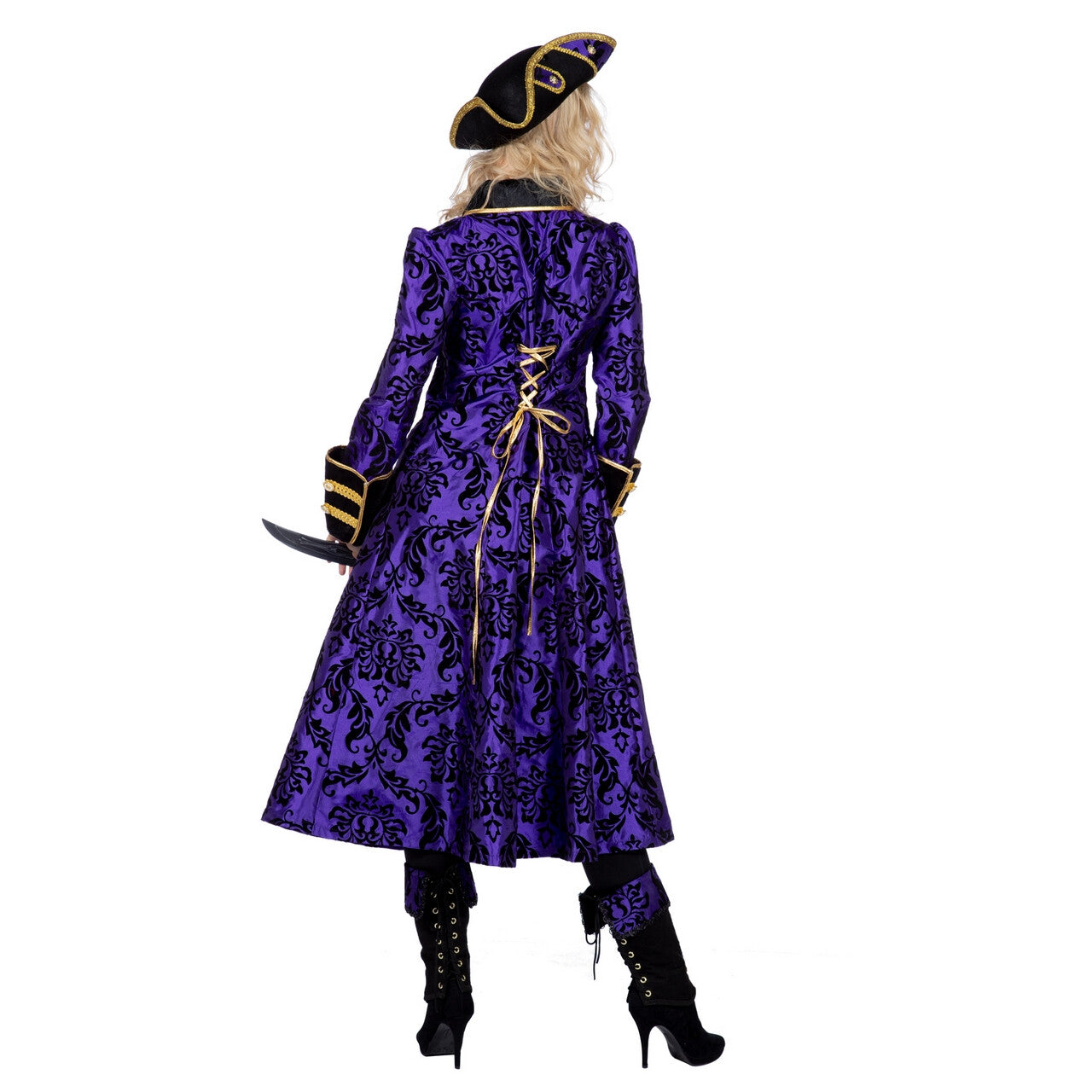 Op deze afbeelding zie je een Kostuums, van het merk Wilbers. Barones Beatrice De Bayonette Piraat Vrouw