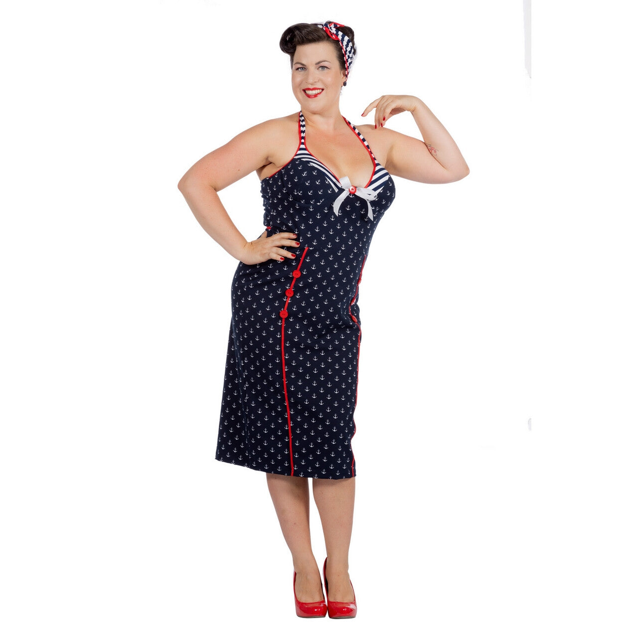 Op deze afbeelding zie je een Kostuums, van het merk Wilbers. Rockabilly Anchors Away Pin-Up Vrouw Kostuum